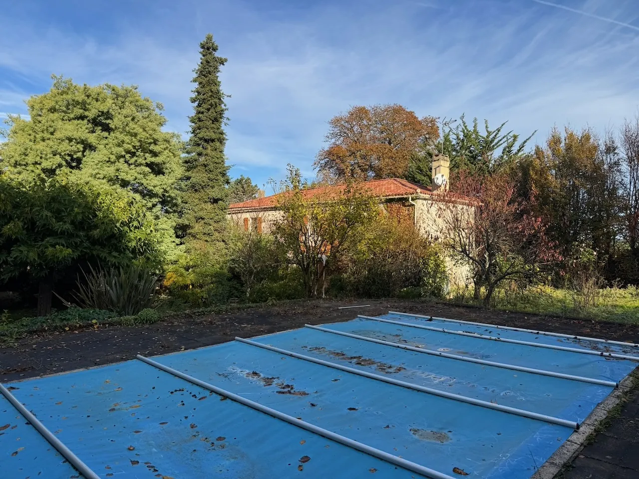Maison en pierre avec dépendance et piscine à La Chapelle Thémé