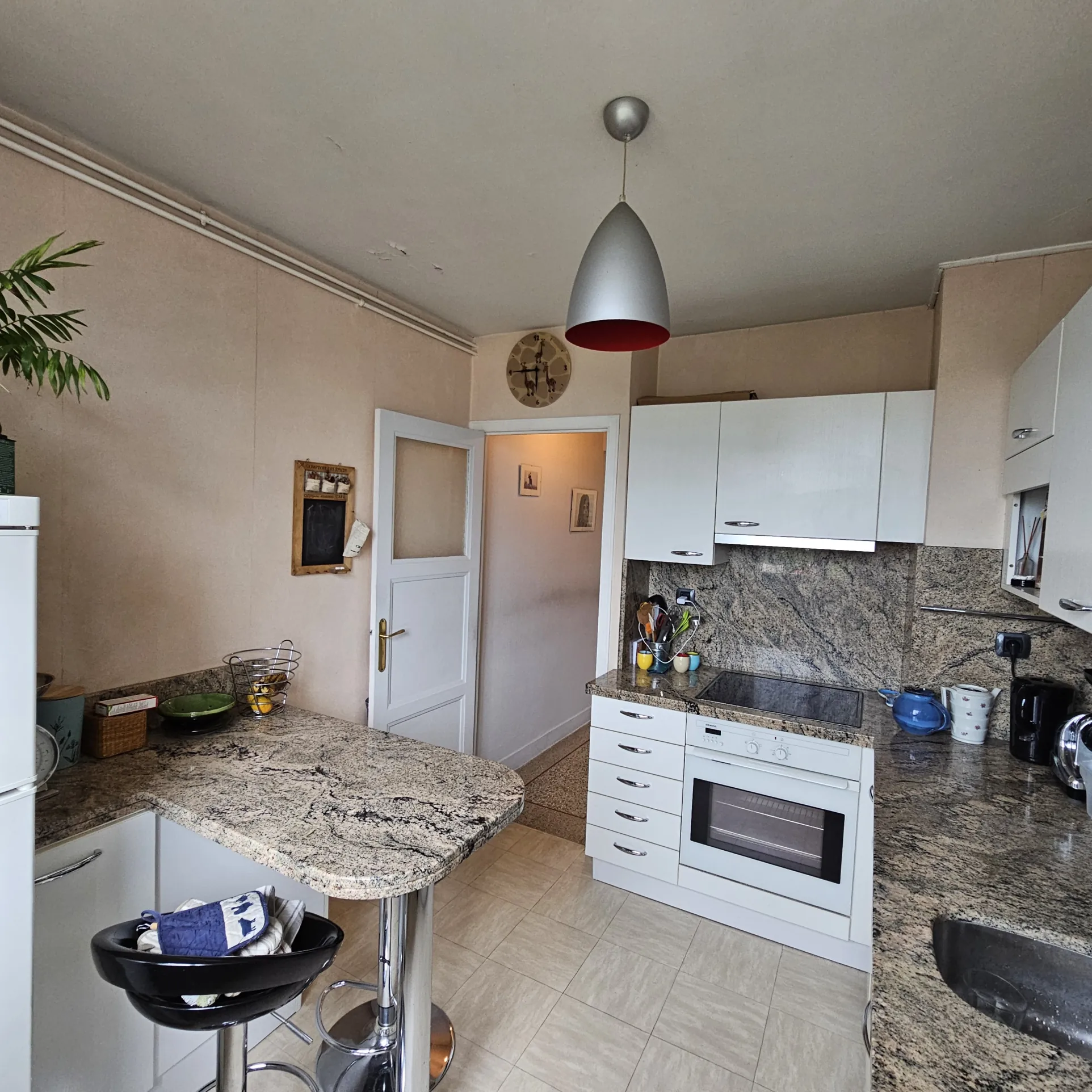 Appartement T2 avec vue panoramique à Clermont-Ferrand – Montjuzet 