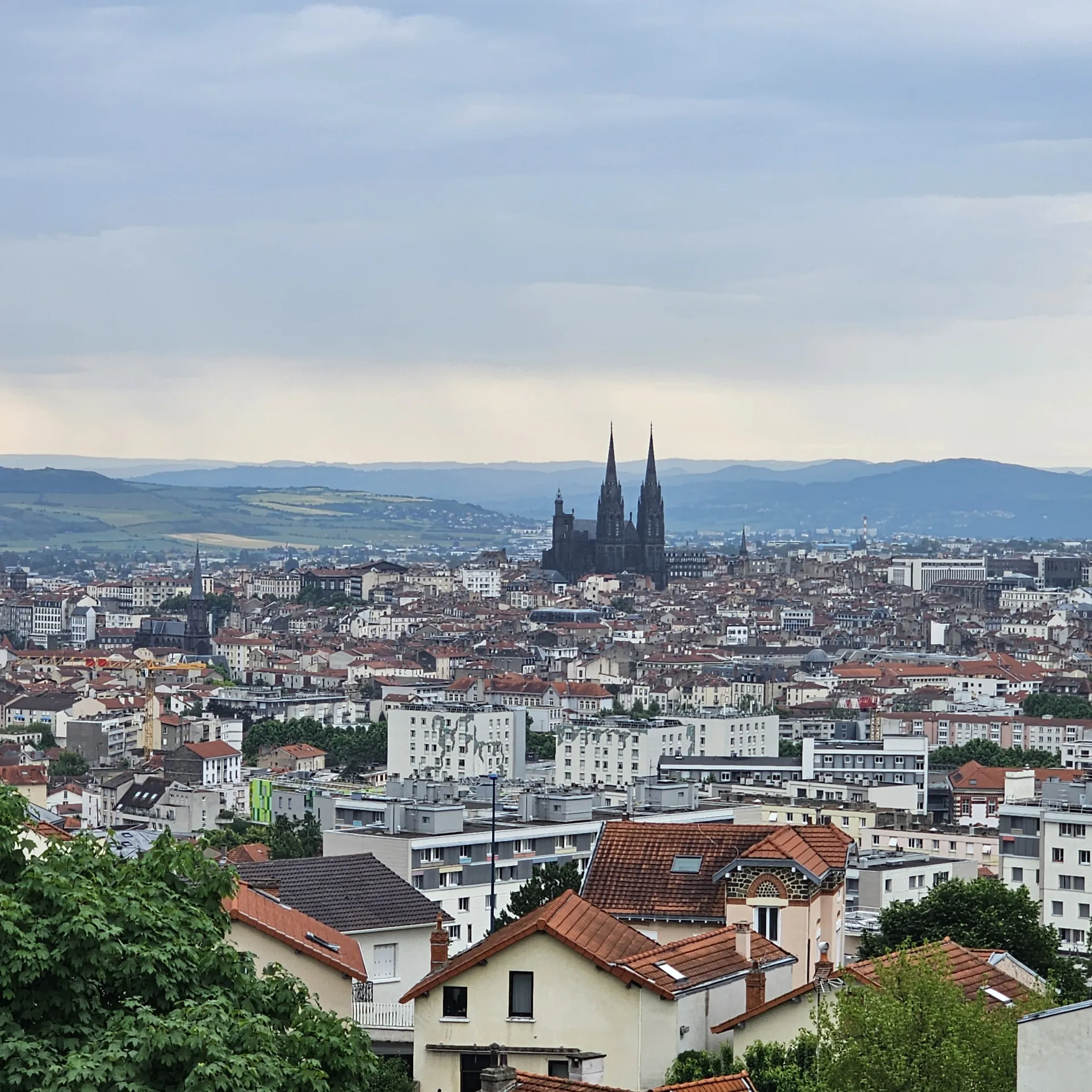 Appartement T2 avec vue panoramique à Clermont-Ferrand – Montjuzet 