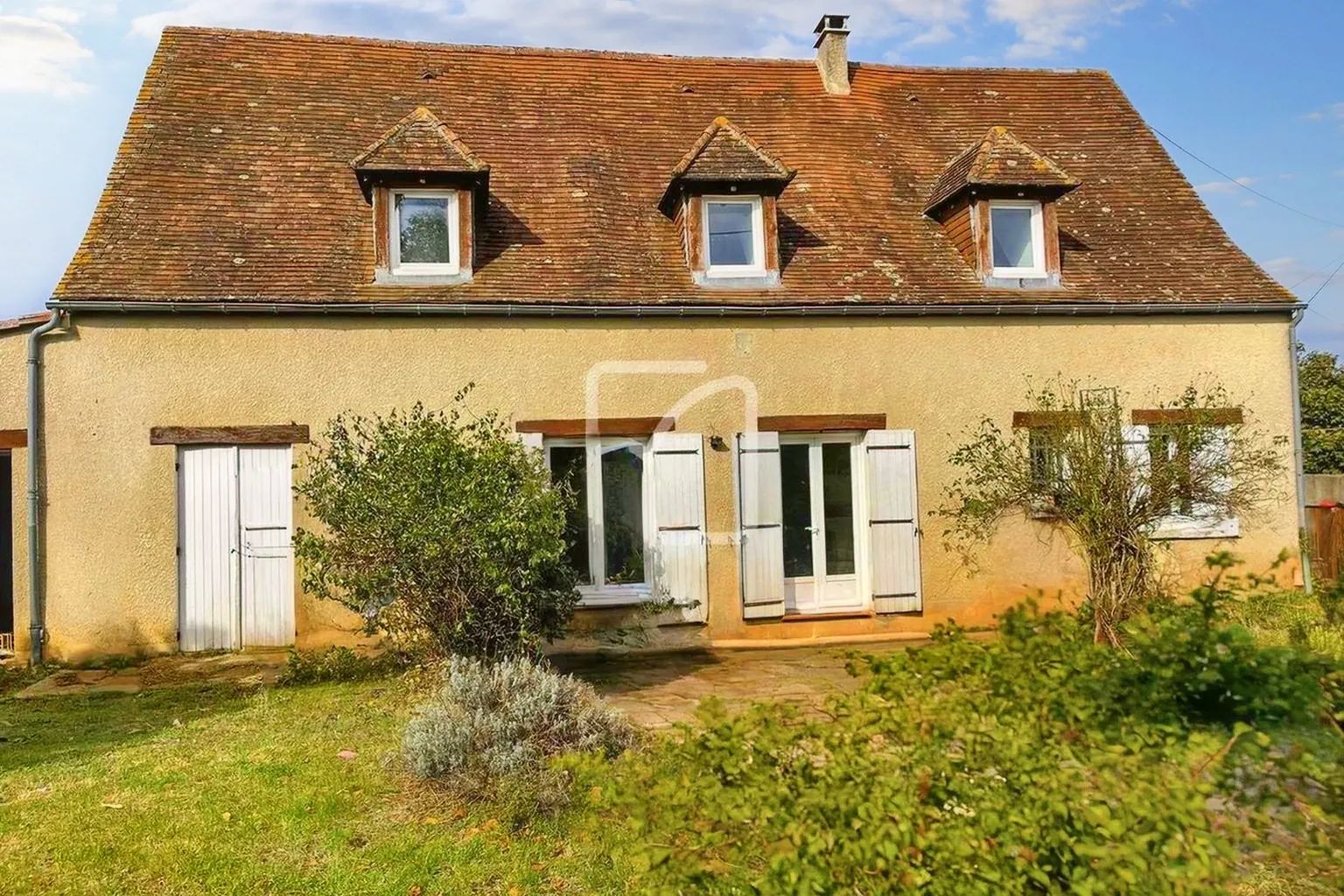 Maison en pierre avec grand terrain au cœur du Périgord noir