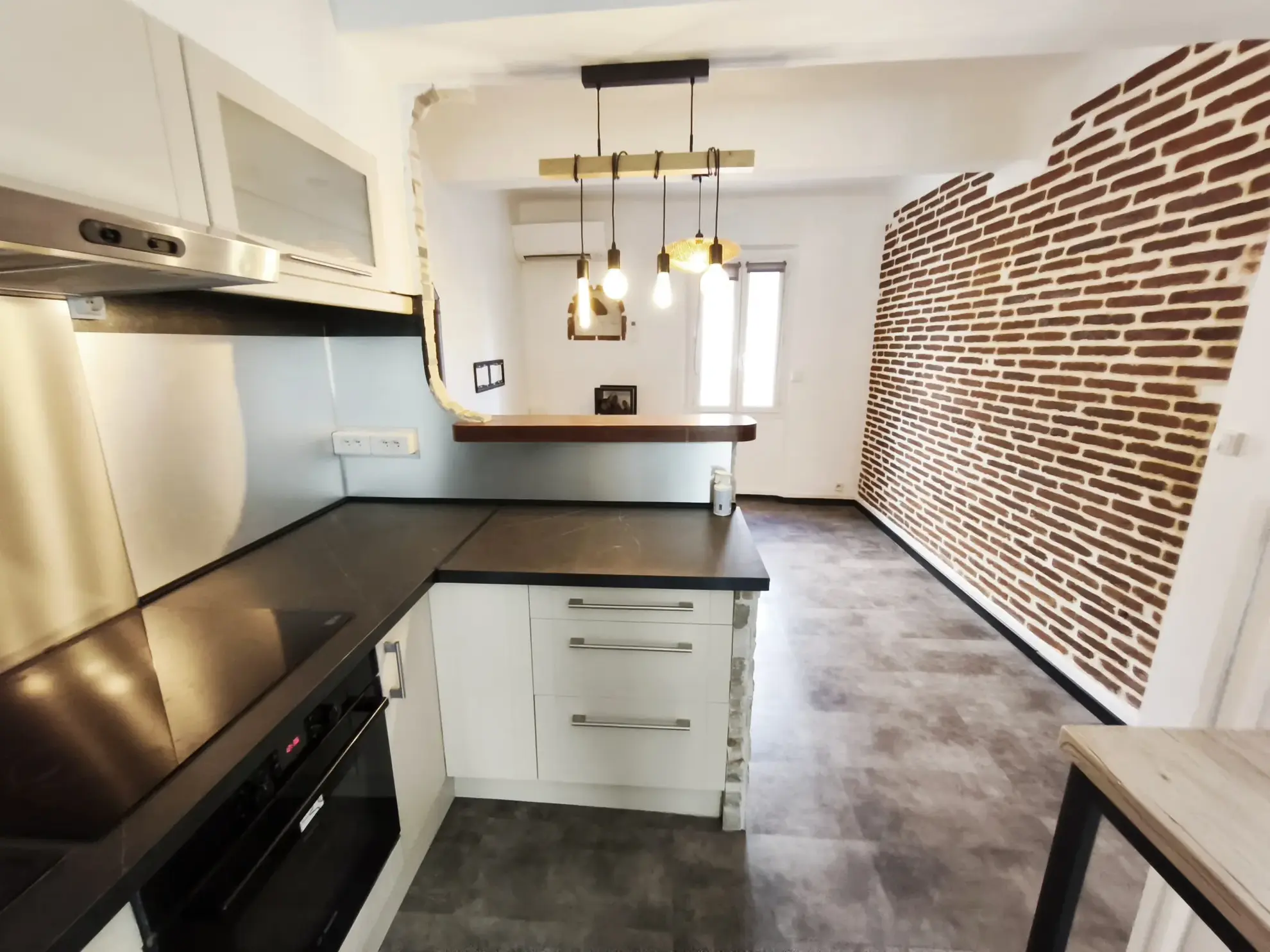 Maison de village de 53 m² à Bages, rénovée avec deux suites et Poêle à bois