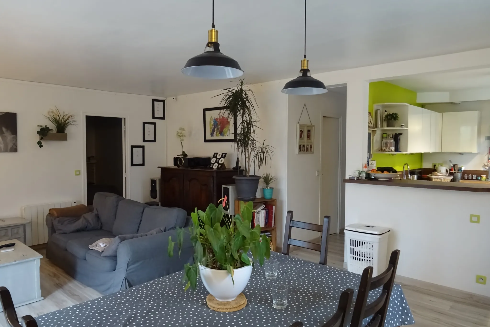 Bel appartement de 80 m² avec jardin, terrasse et parking à Tacoignières