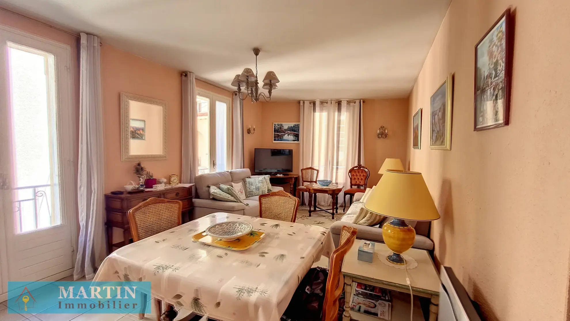Appartement triplex de 87 m² au centre historique de Céret avec balcons 