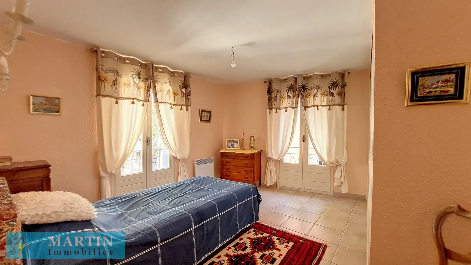 Appartement triplex de 87 m² au centre historique de Céret avec balcons 