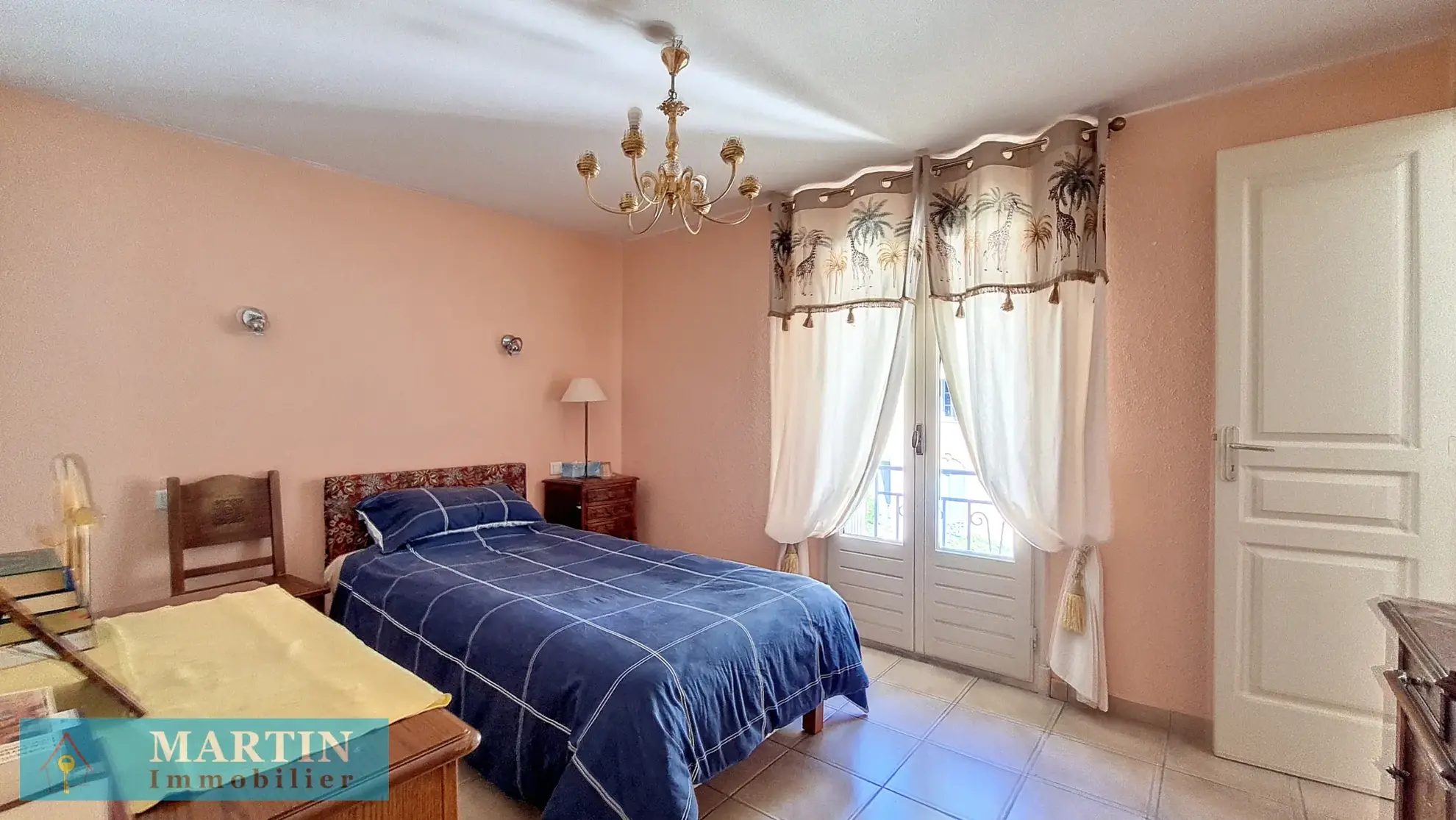 Appartement triplex de 87 m² au centre historique de Céret avec balcons 