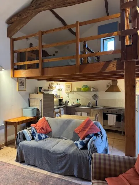 Charmante maison en pierre avec piscine à Saint Juire Champgillon 