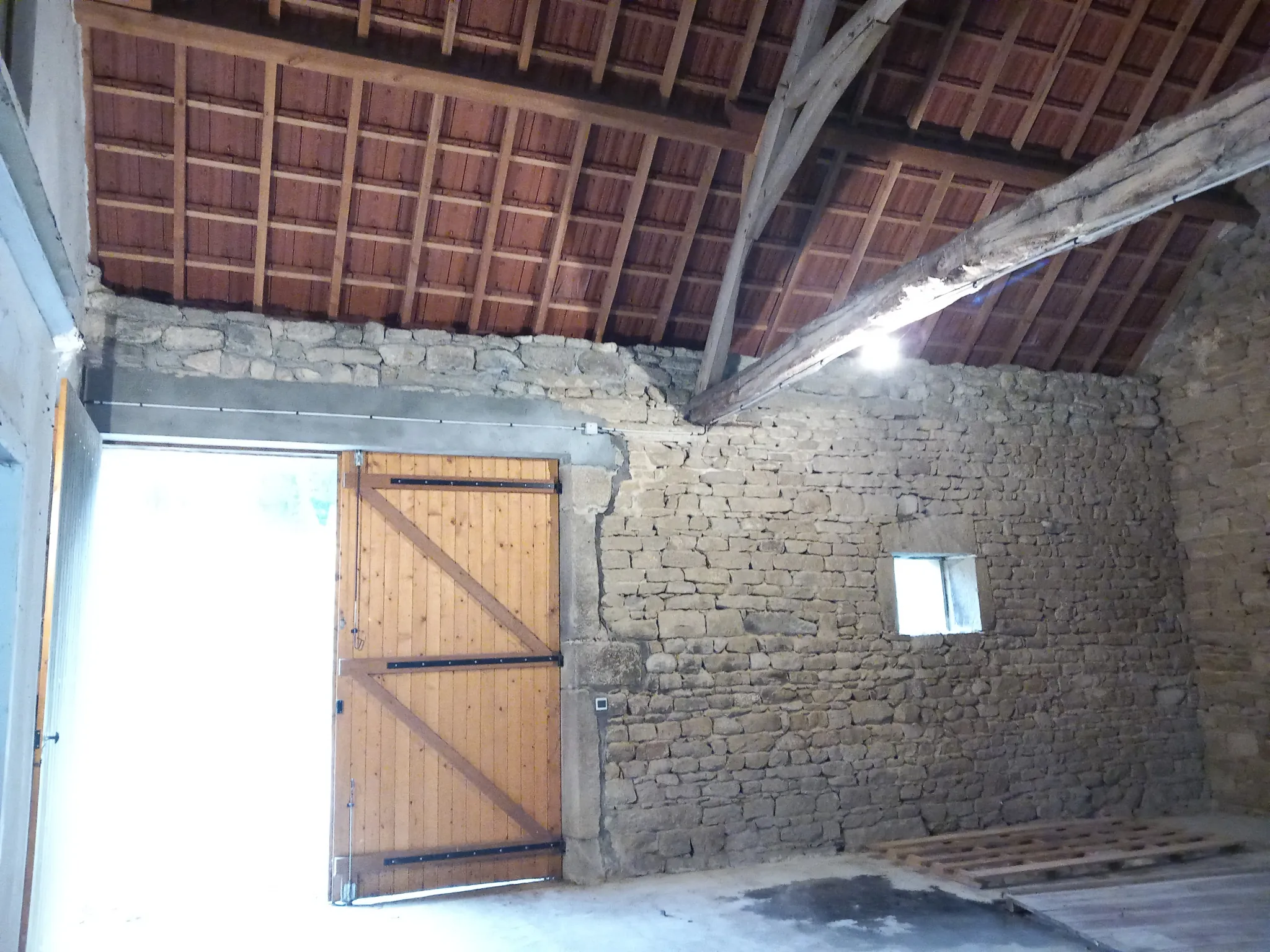 Fermette indépendante à Saint Pierre Bellevue – Maison de campagne à rénover avec grand terrain 