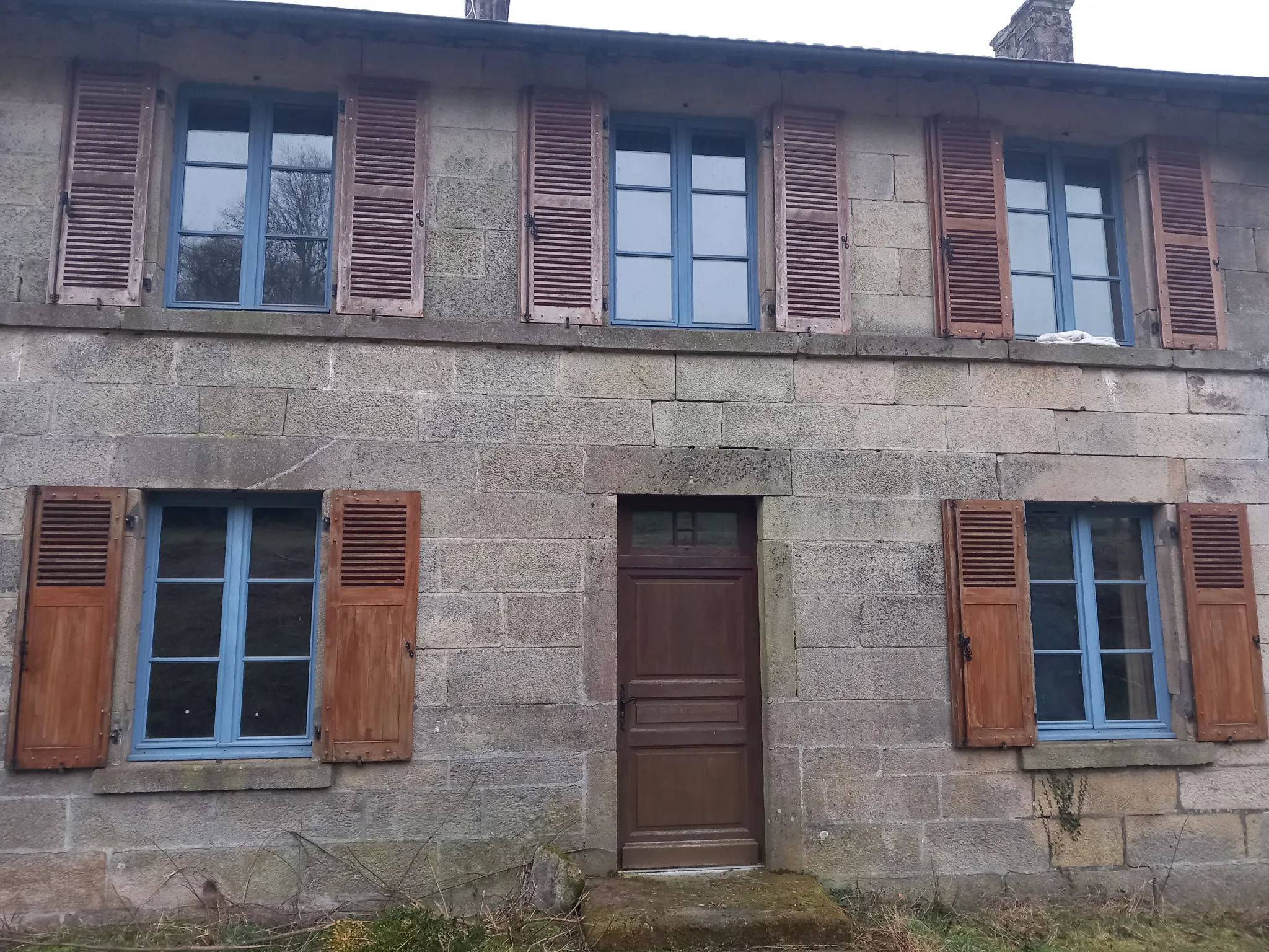 Fermette indépendante à Saint Pierre Bellevue – Maison de campagne à rénover avec grand terrain 