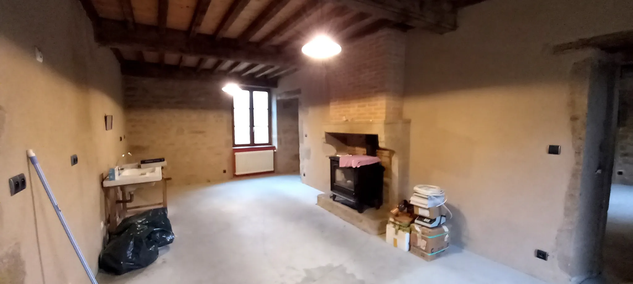 Fermette indépendante à Saint Pierre Bellevue – Maison de campagne à rénover avec grand terrain 