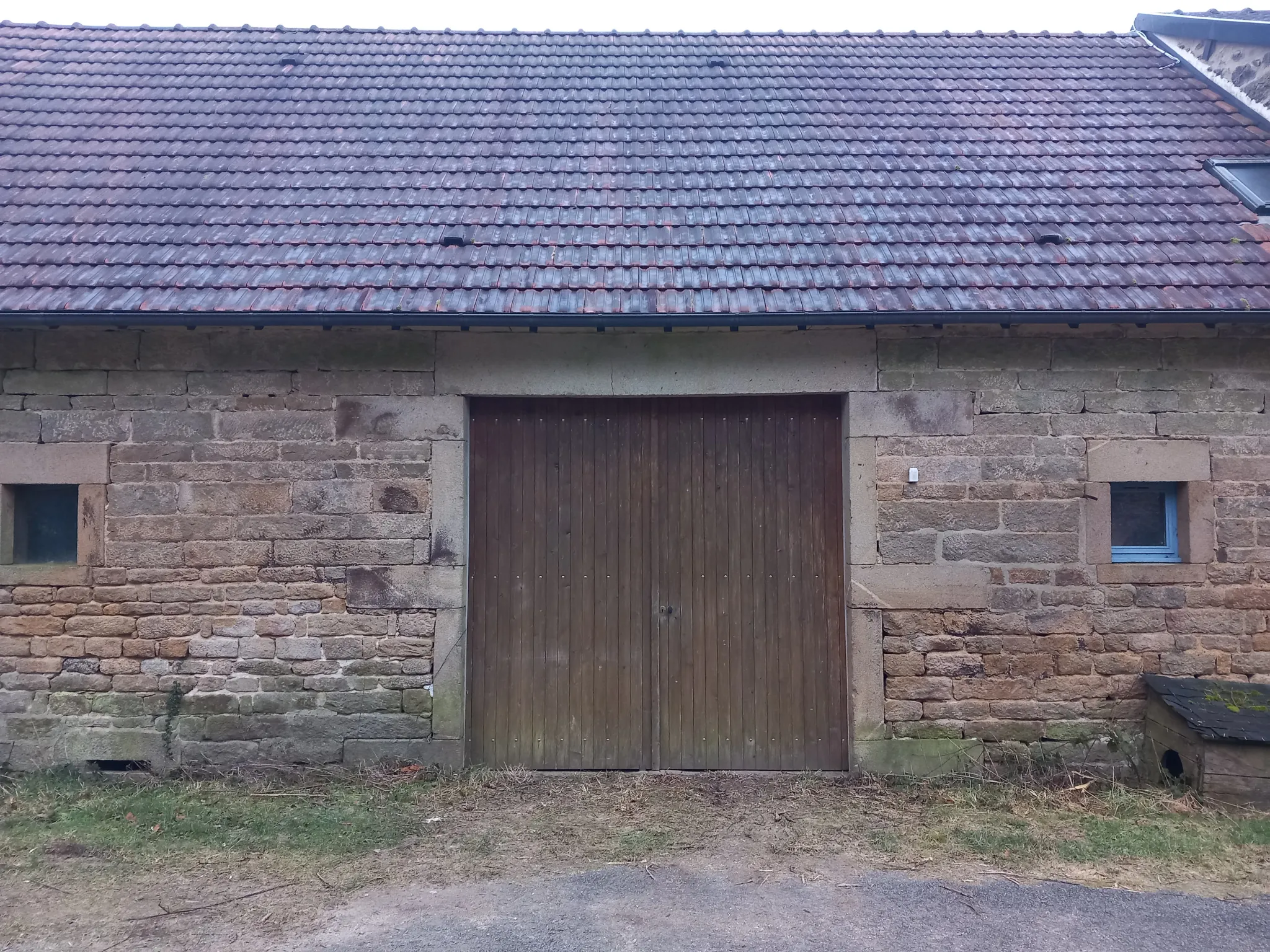 Fermette indépendante à Saint Pierre Bellevue – Maison de campagne à rénover avec grand terrain 