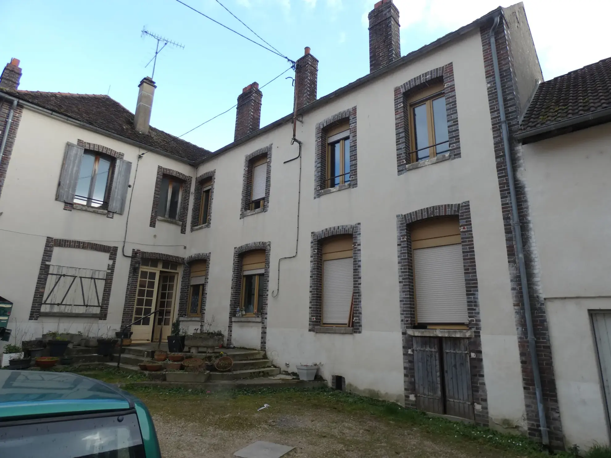 Investissez dans deux appartements avec garage à Brienon-sur-Armançon