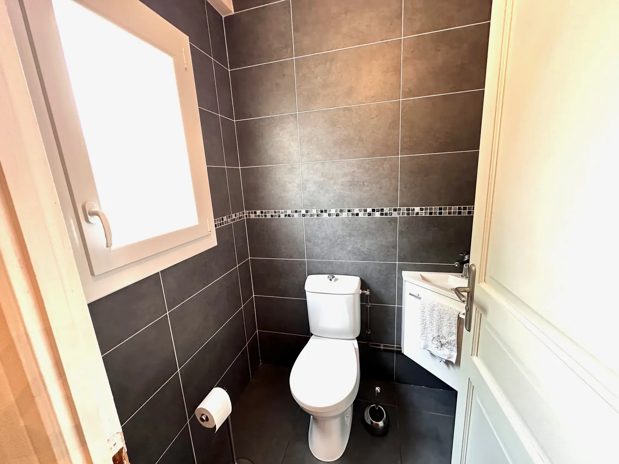 Belle maison familiale à Juillan avec terrain arboré et garage proche Tarbes Sud 