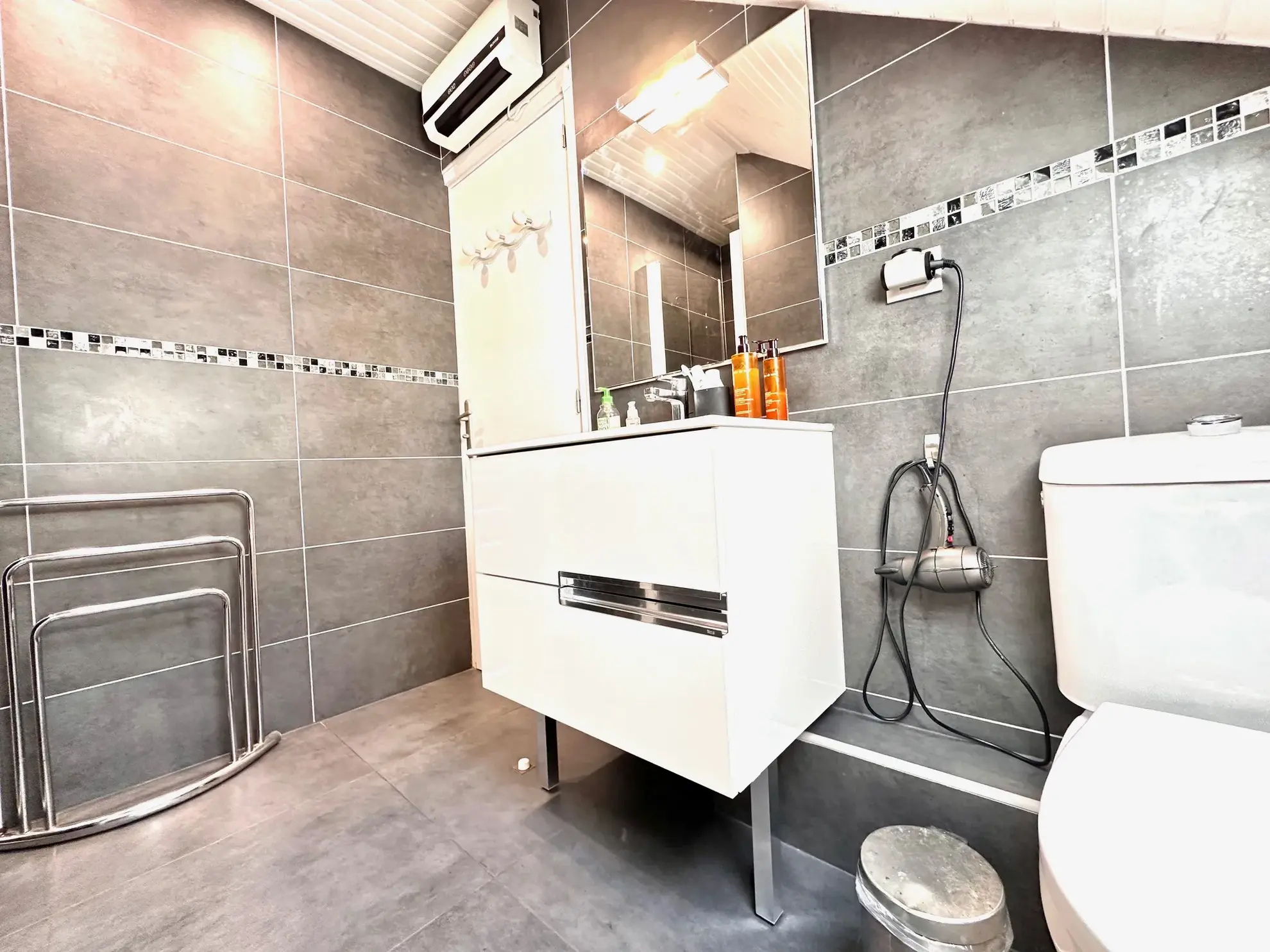 Belle maison familiale à Juillan avec terrain arboré et garage proche Tarbes Sud 