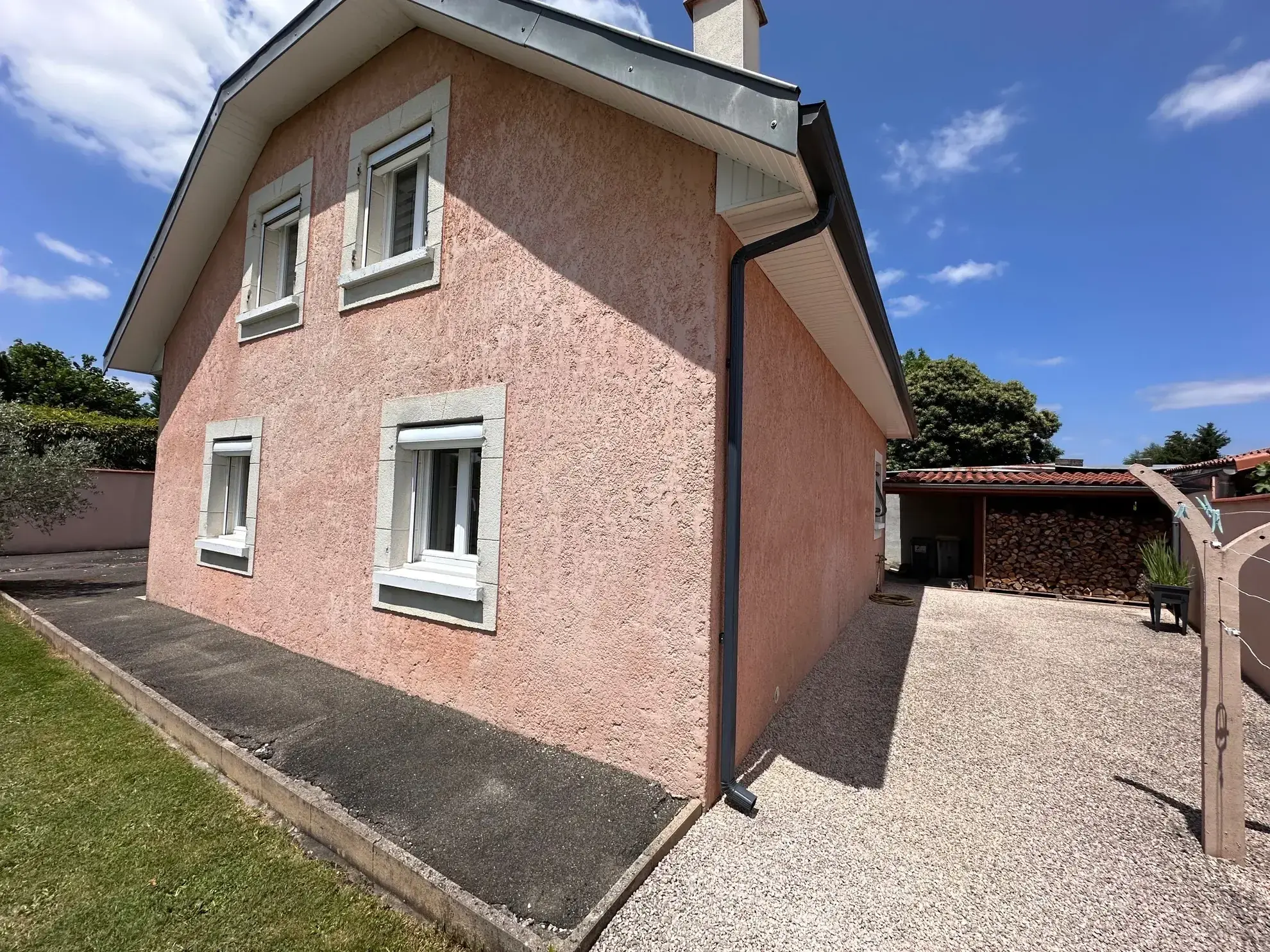 Belle maison familiale à Juillan avec terrain arboré et garage proche Tarbes Sud 