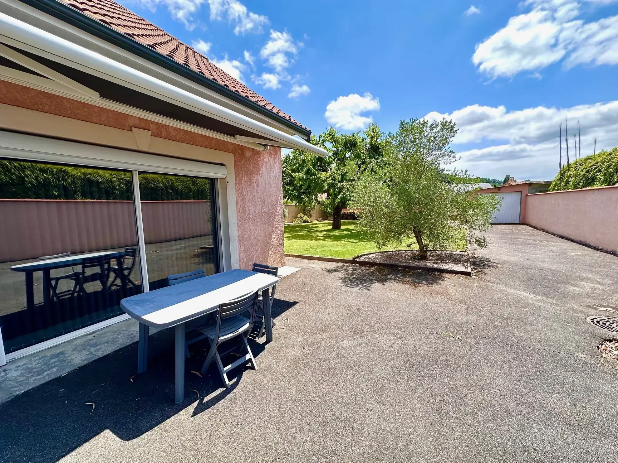 Belle maison familiale à Juillan avec terrain arboré et garage proche Tarbes Sud 