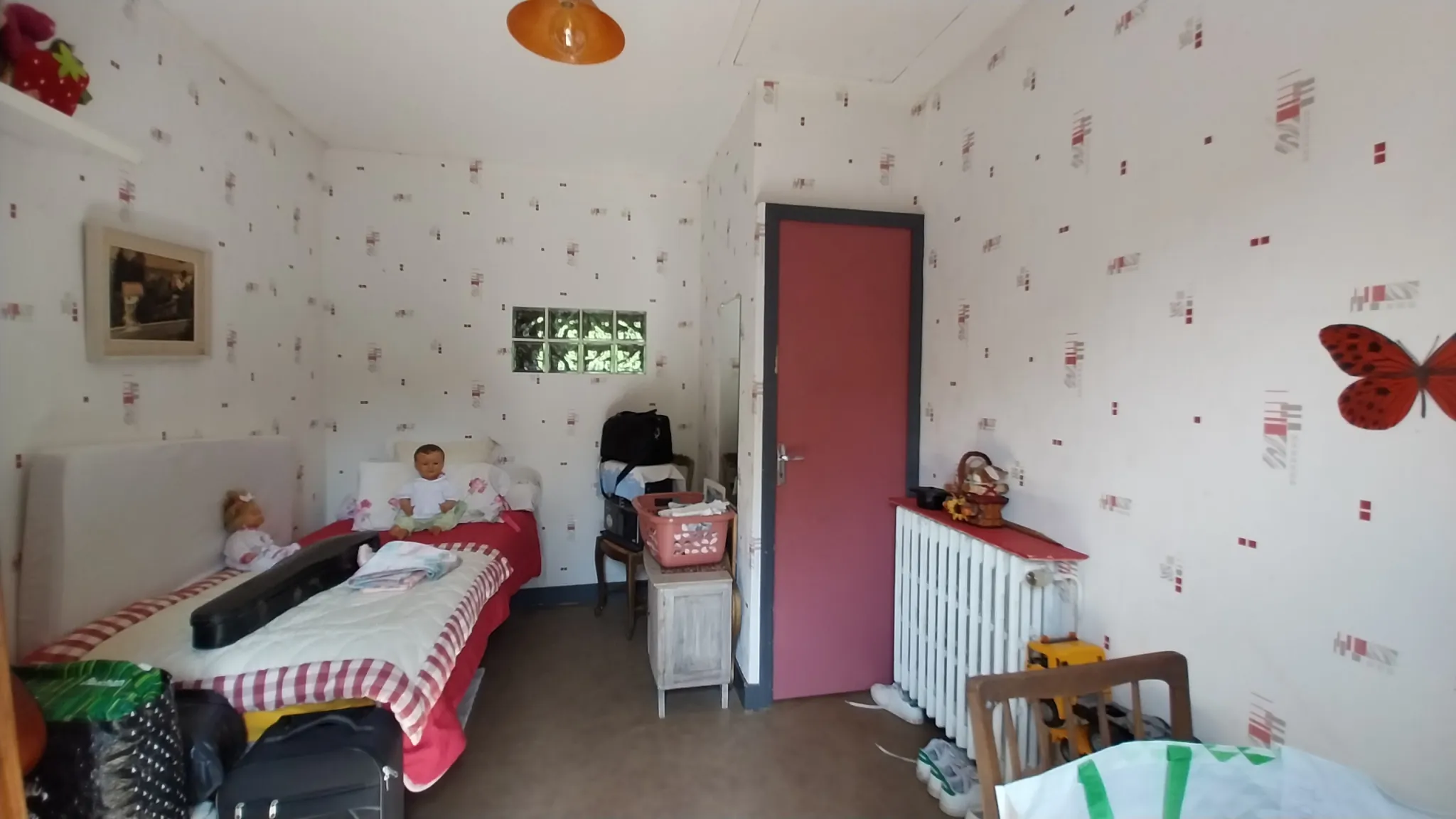 Maison 2 chambres avec grand terrain et vue dégagée, calme à St Pierre de Cole 