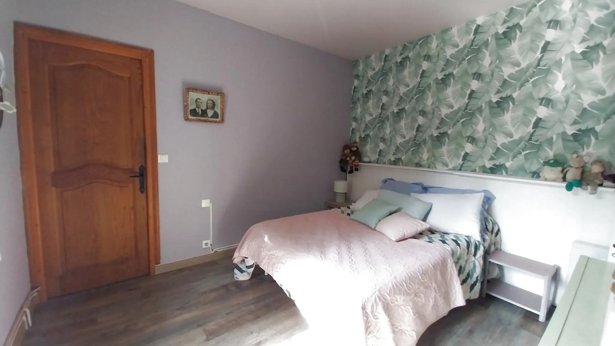 Maison 2 chambres avec grand terrain et vue dégagée, calme à St Pierre de Cole 