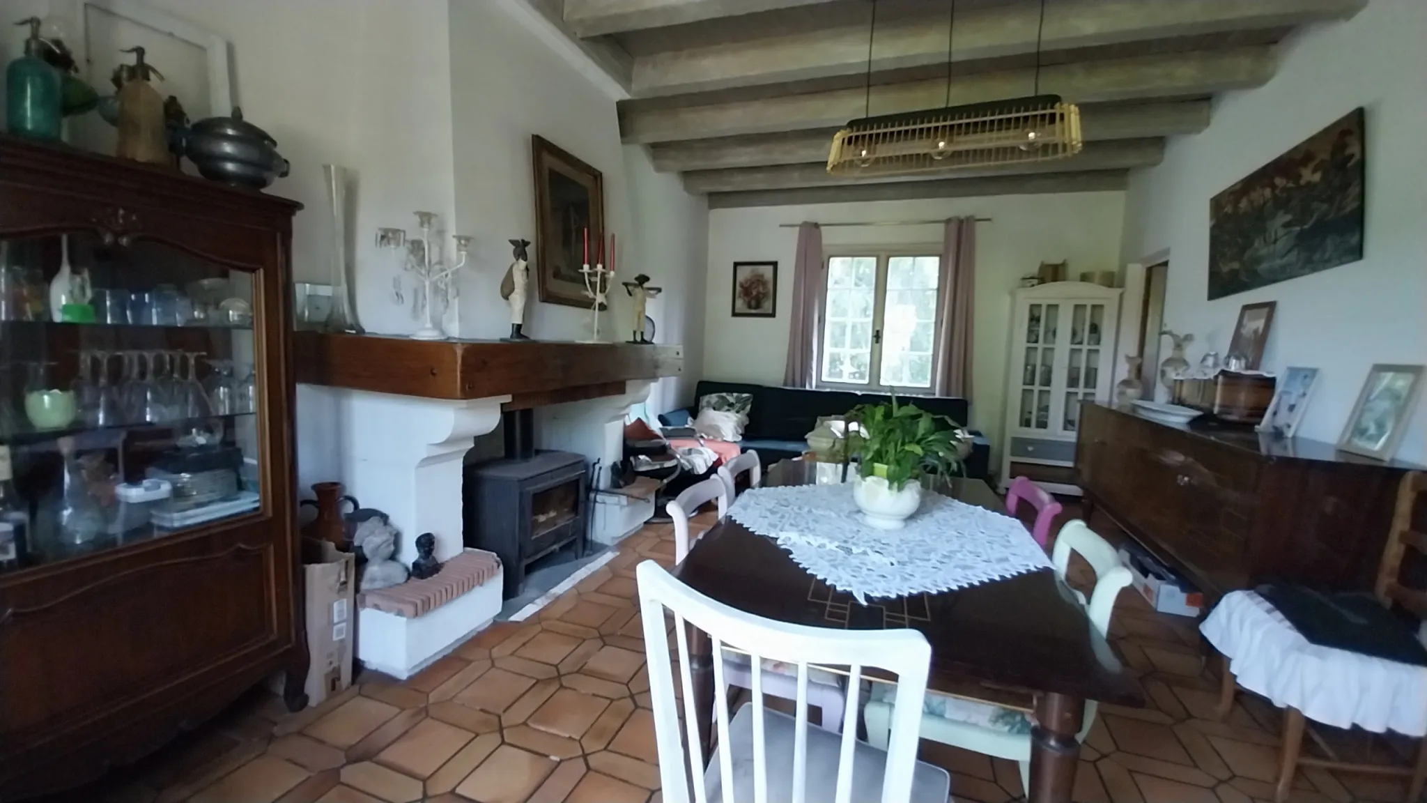 Maison 2 chambres avec grand terrain et vue dégagée, calme à St Pierre de Cole 