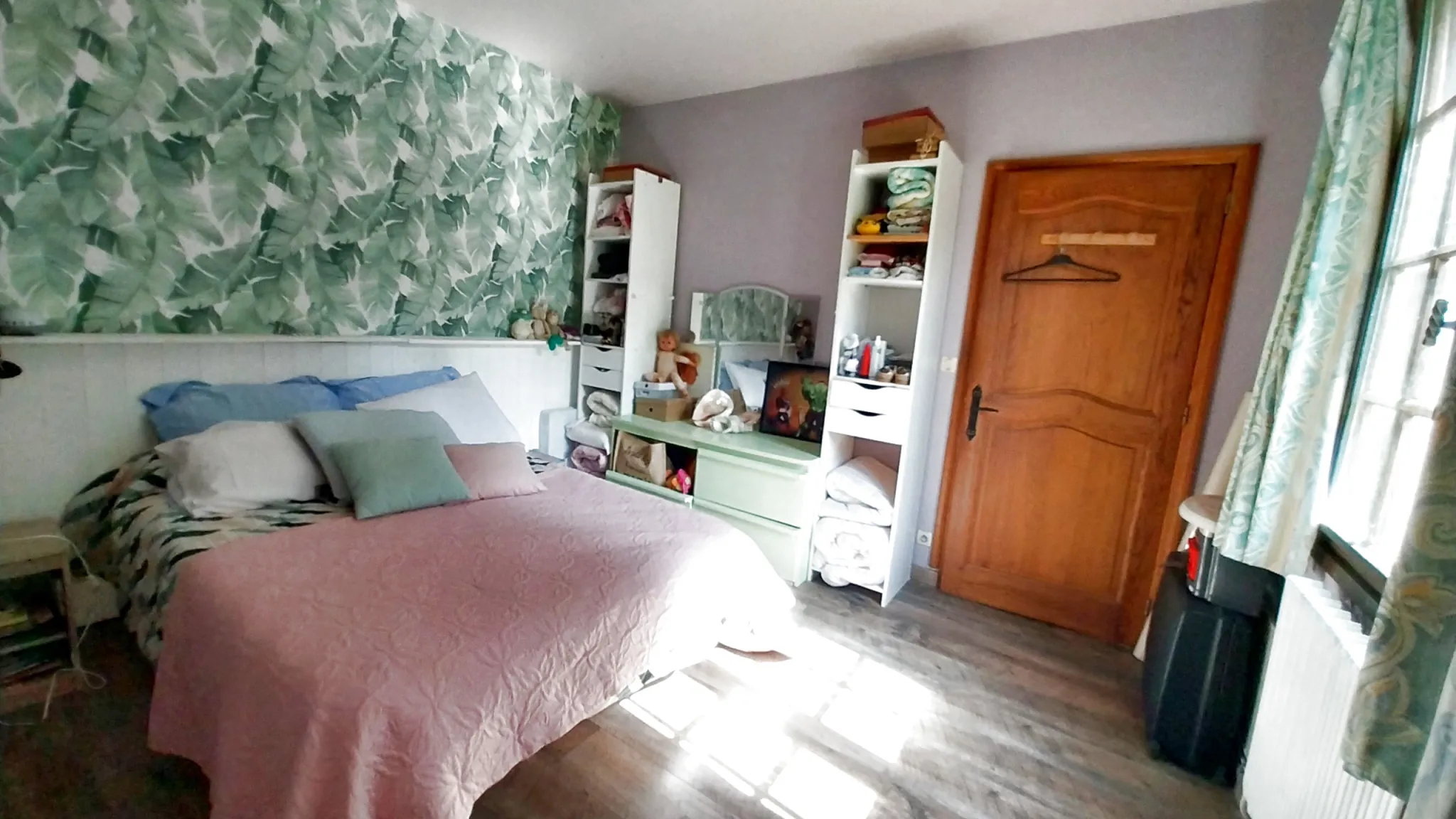 Maison 2 chambres avec grand terrain et vue dégagée, calme à St Pierre de Cole 