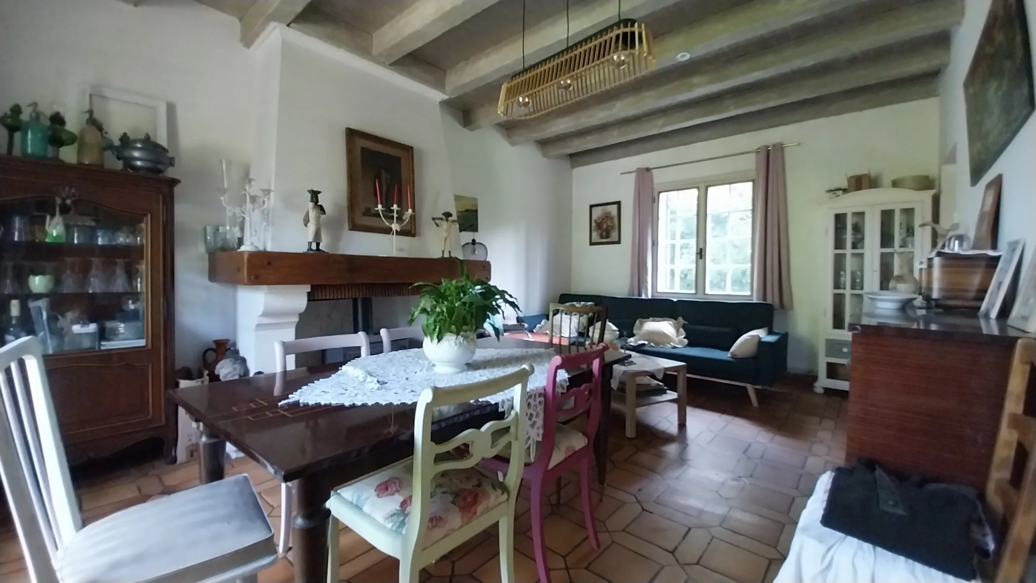 Maison 2 chambres avec grand terrain et vue dégagée, calme à St Pierre de Cole 