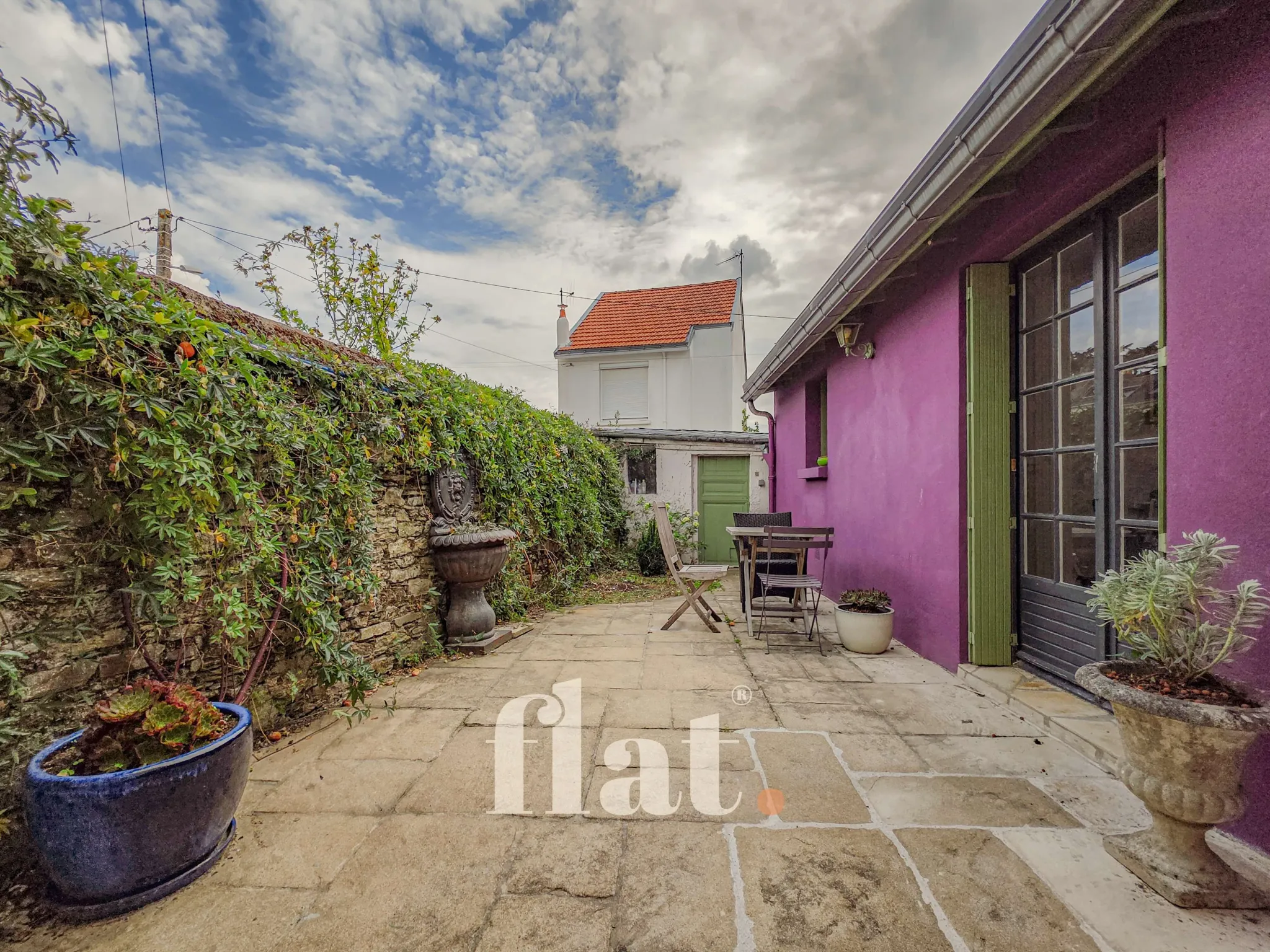 Maison de 75 m2 à Nantes avec cour et garage, idéal investisseur ou résidence 