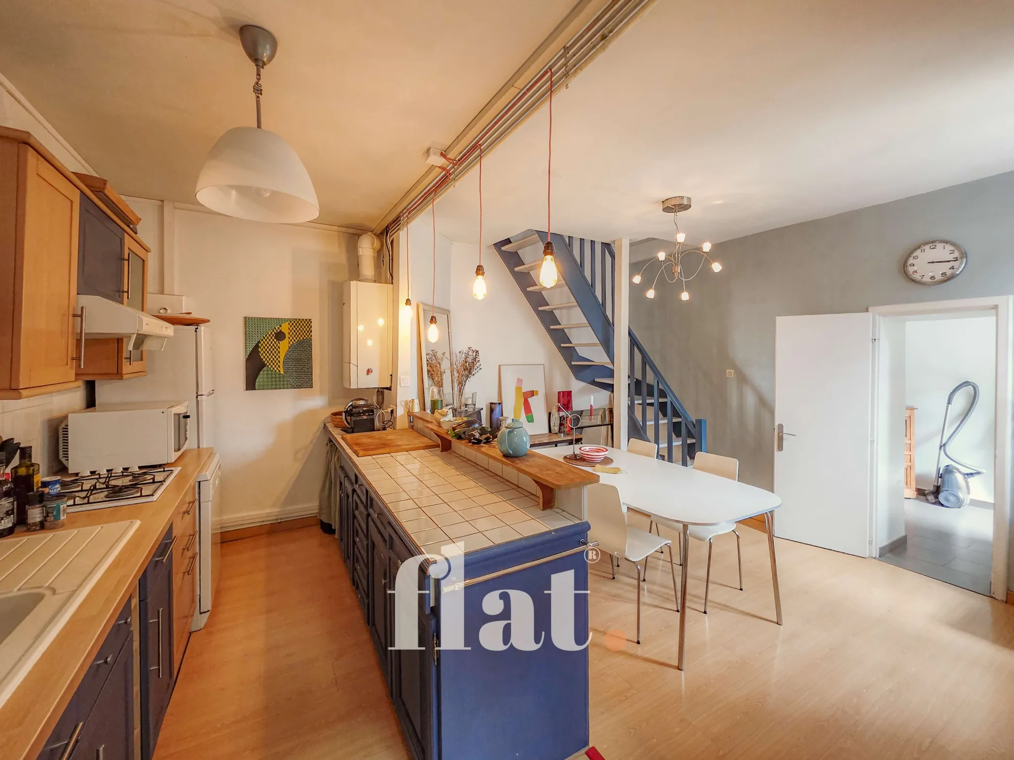 Maison de 75 m2 à Nantes avec cour et garage, idéal investisseur ou résidence 
