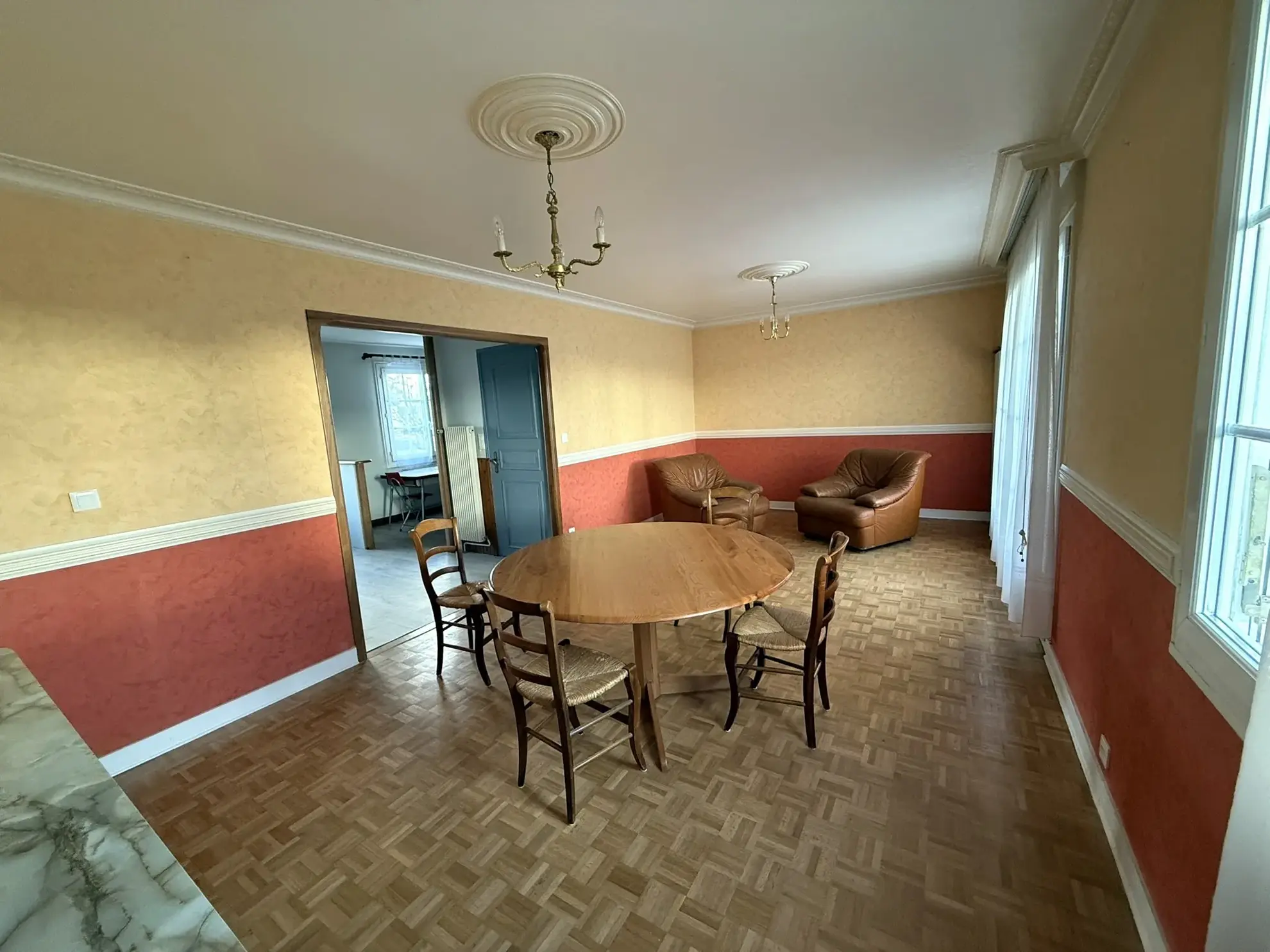 Vente d'un pavillon de 71 m² avec sous-sol et garage à Descartes 