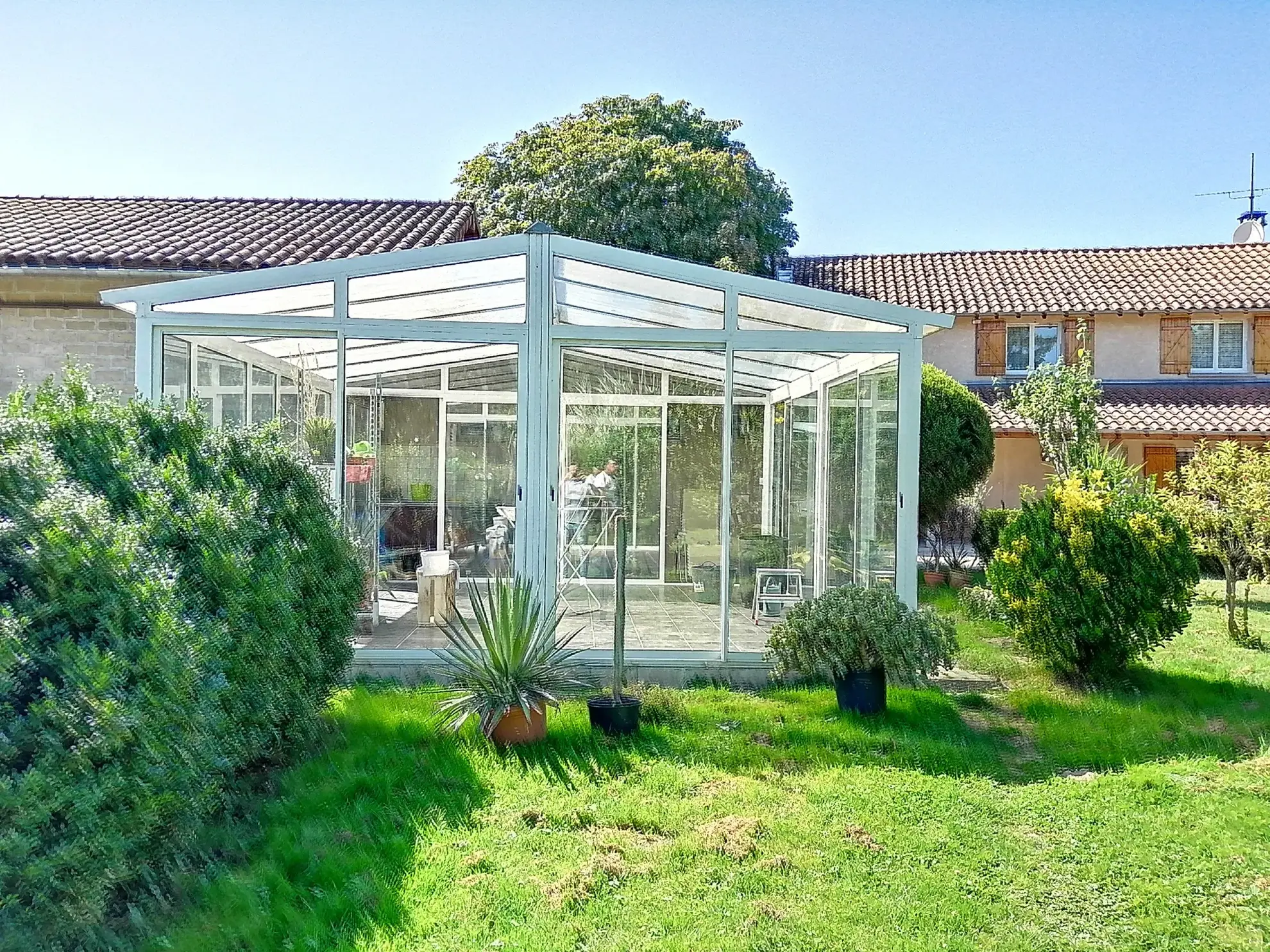 Fermette rénovée 150 m² avec grand terrain proche Bourg et Mâcon 