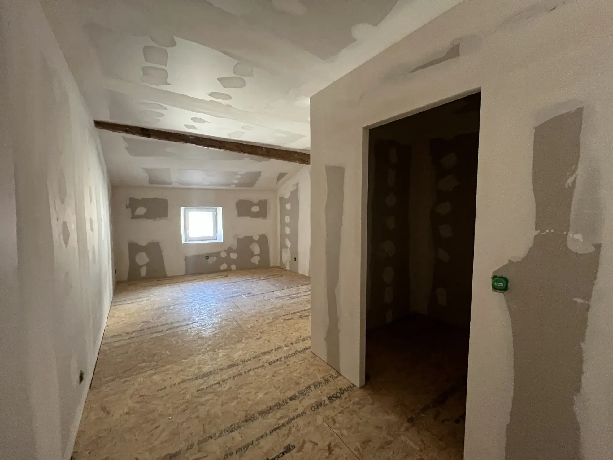 Magnifique appartement en duplex de 140m² en centre-ville de Sommieres 