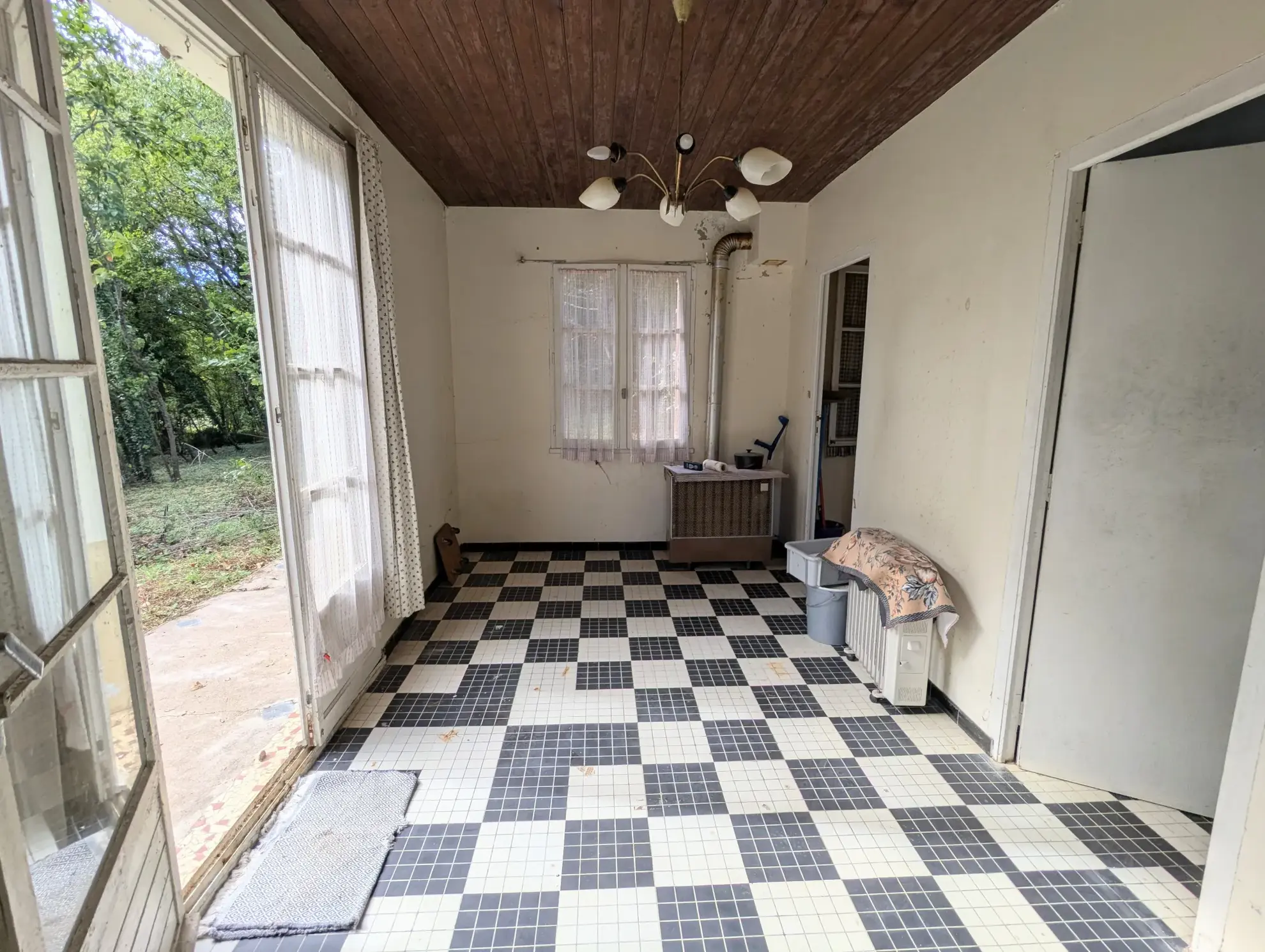 Bâtisse à rénover avec terrain de 2541m² en Brocéliande 