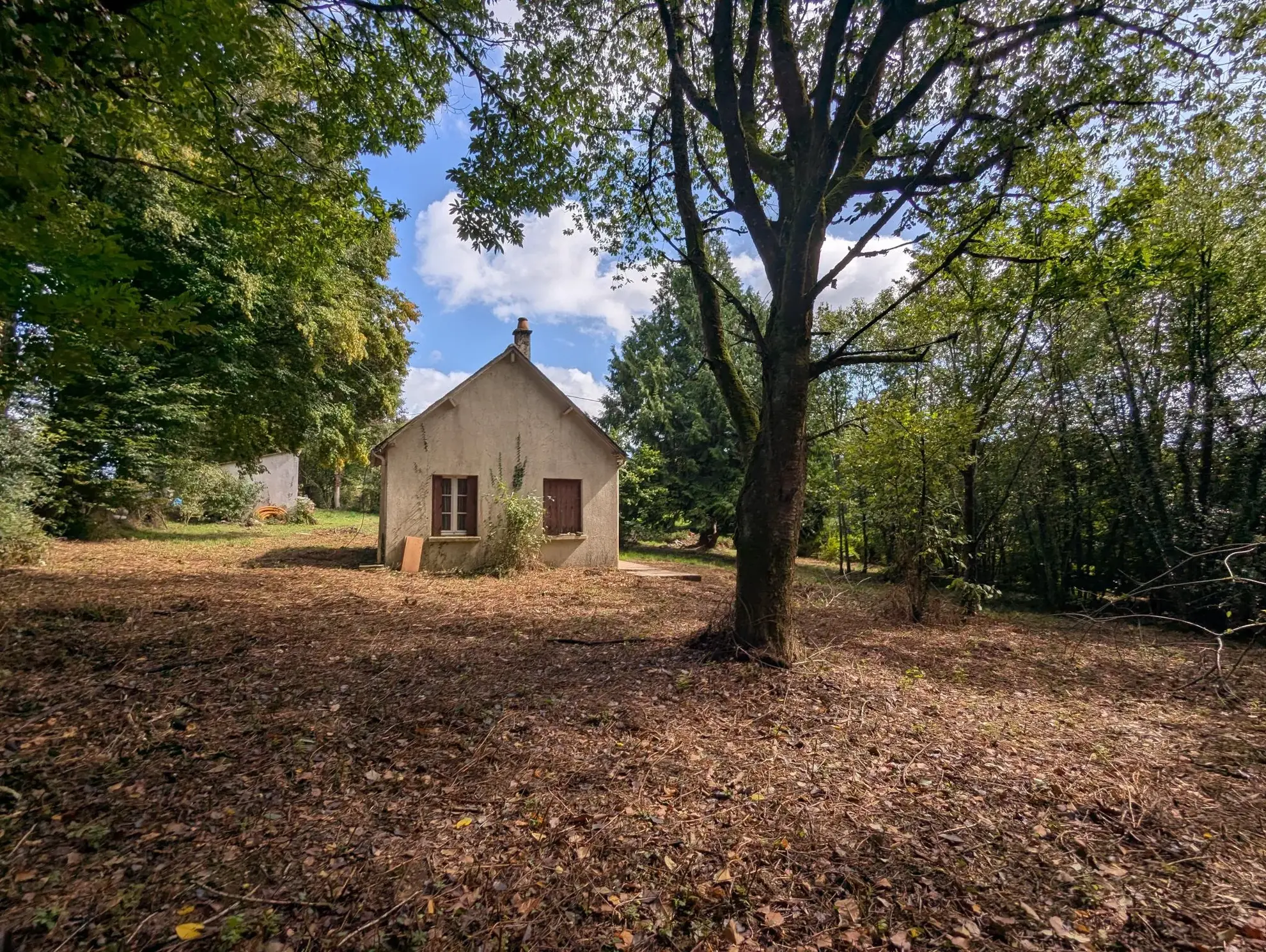 Bâtisse à rénover avec terrain de 2541m² en Brocéliande 