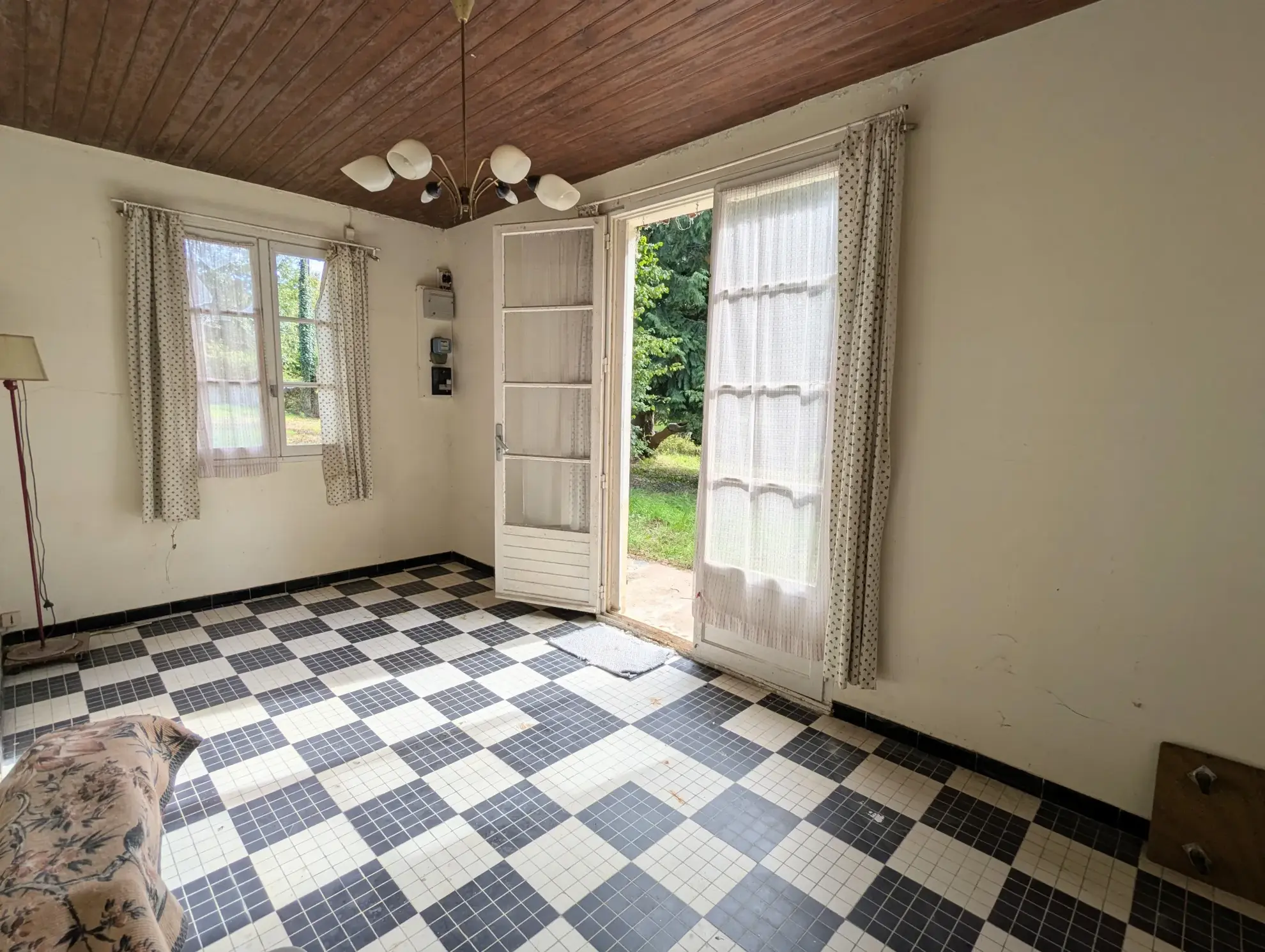 Bâtisse à rénover avec terrain de 2541m² en Brocéliande 