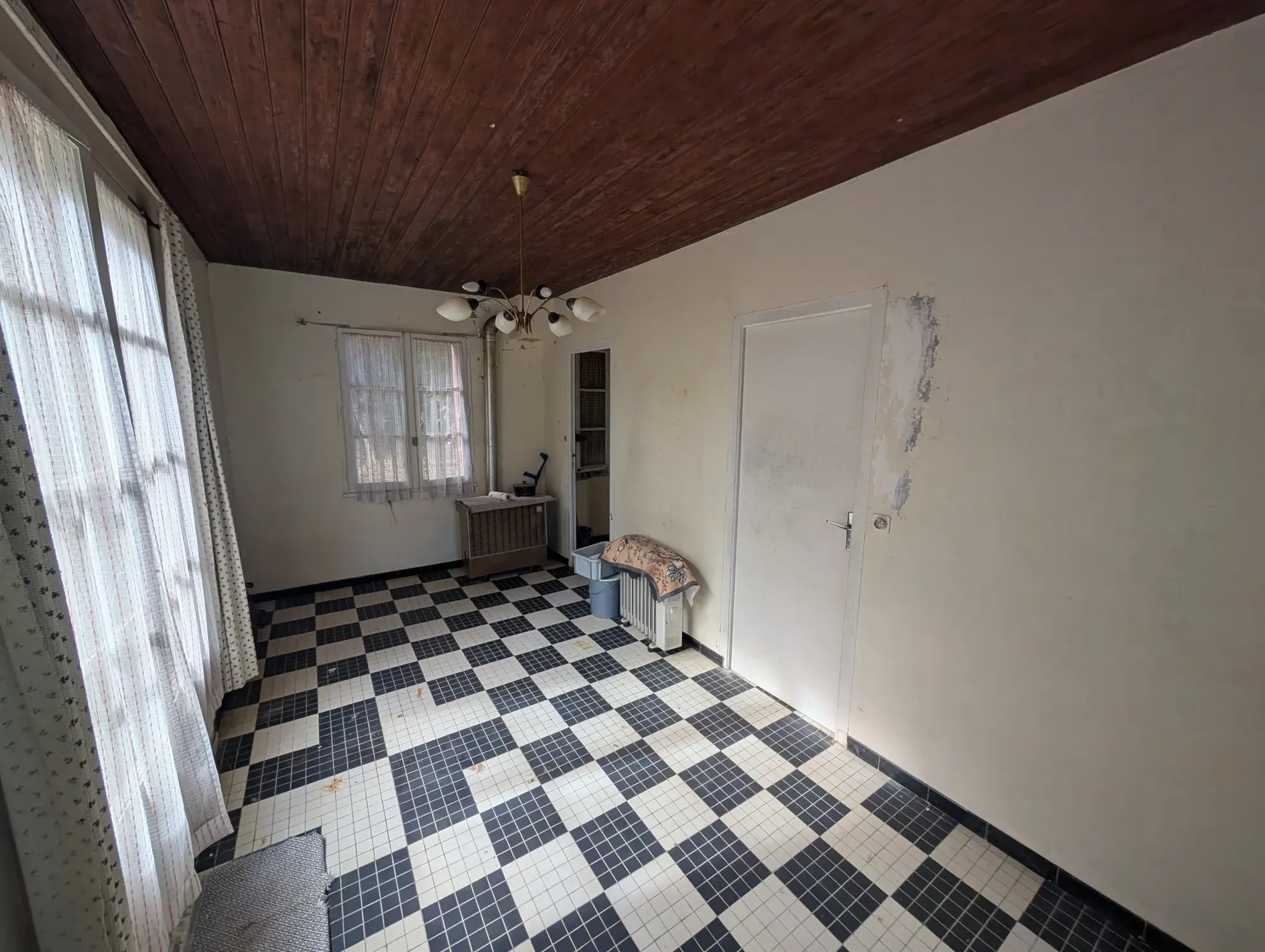 Bâtisse à rénover avec terrain de 2541m² en Brocéliande 