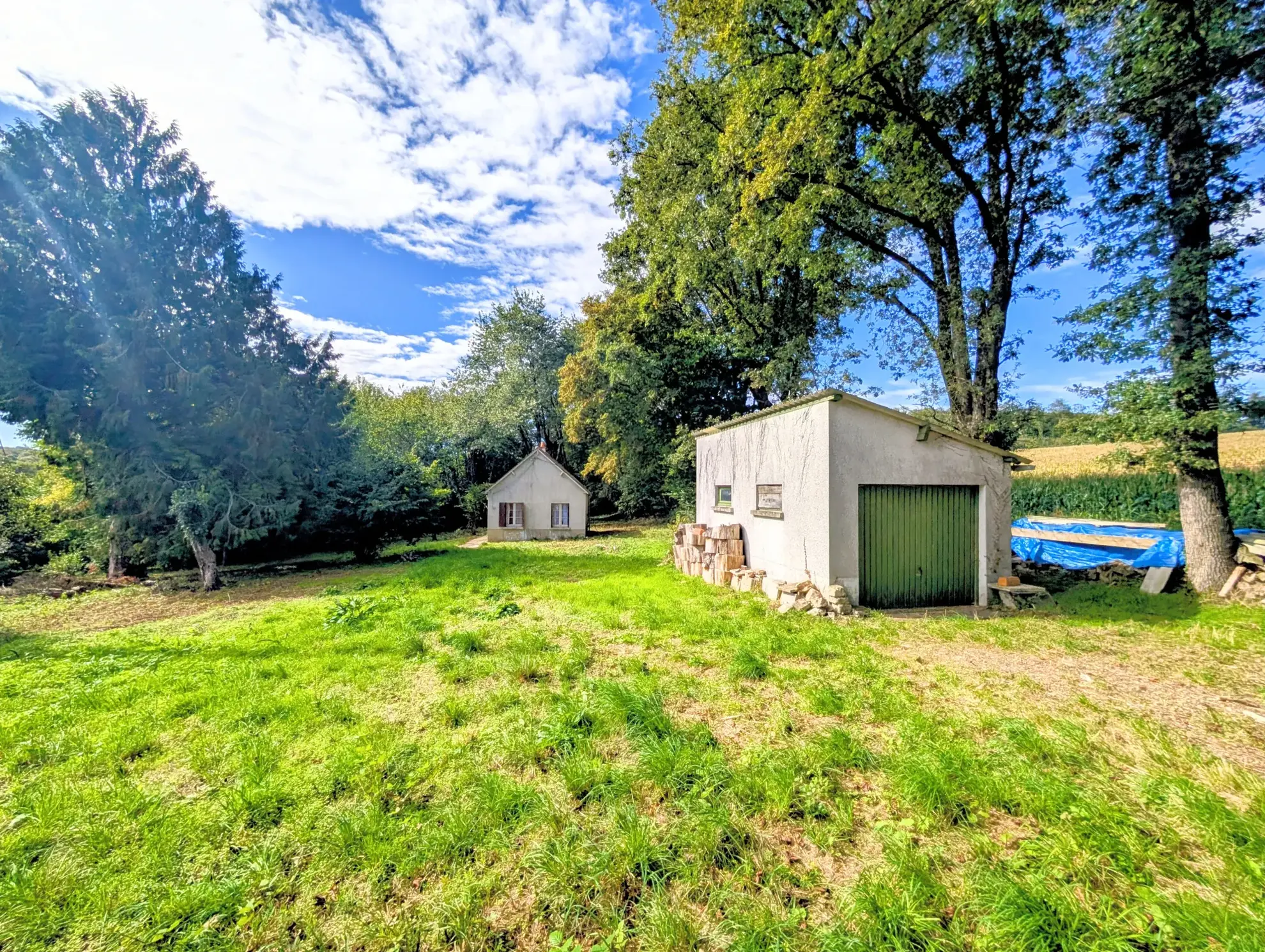 Bâtisse à rénover avec terrain de 2541m² en Brocéliande 