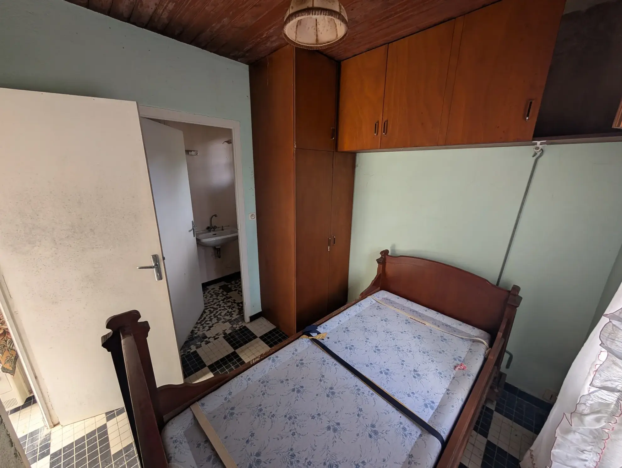 Bâtisse à rénover avec terrain de 2541m² en Brocéliande 