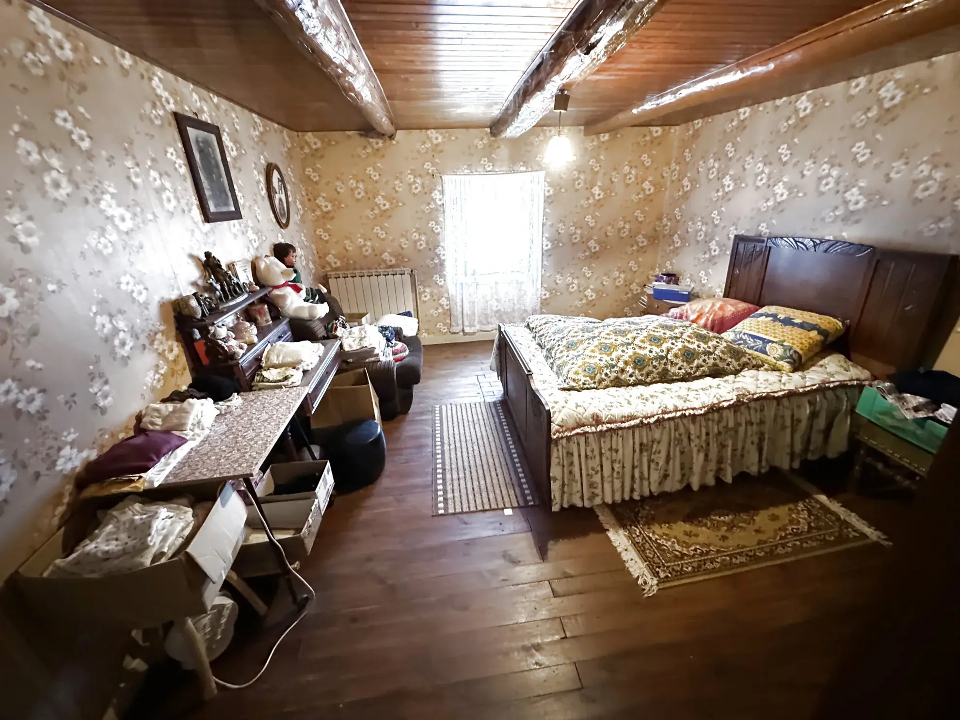 Corps de ferme à rénover à Laurie avec maison, grange, atelier et terrain de 818 m² 