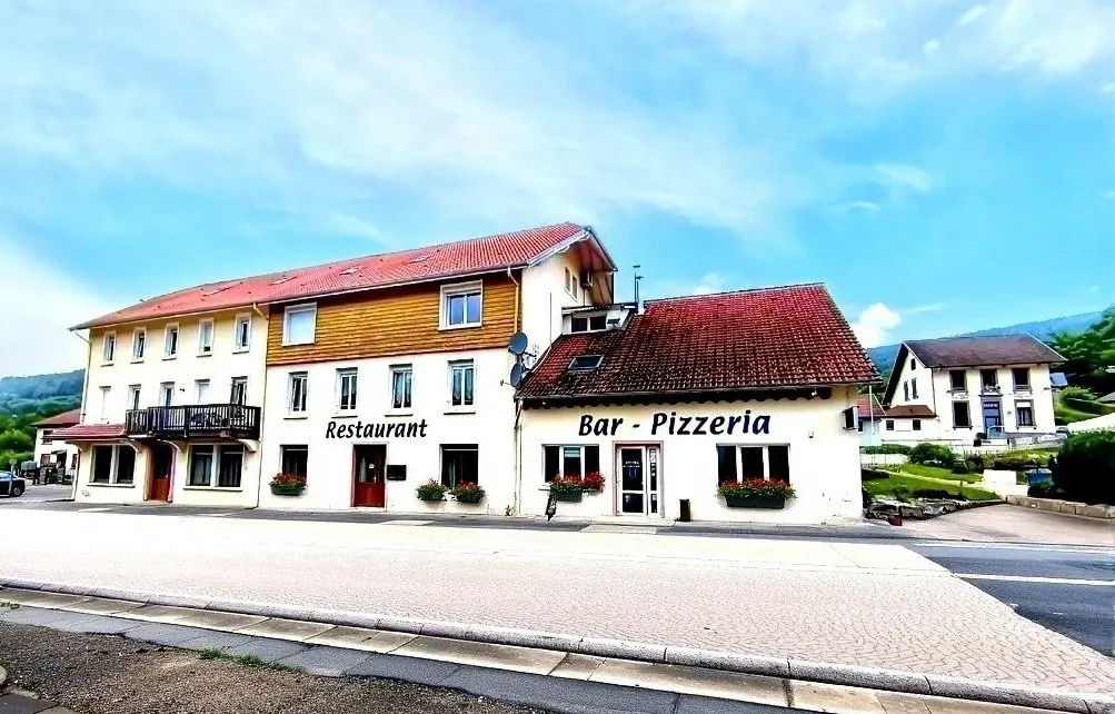 Fonds de commerce Bar-Restaurant avec appartement à Gérardmer, Vosges