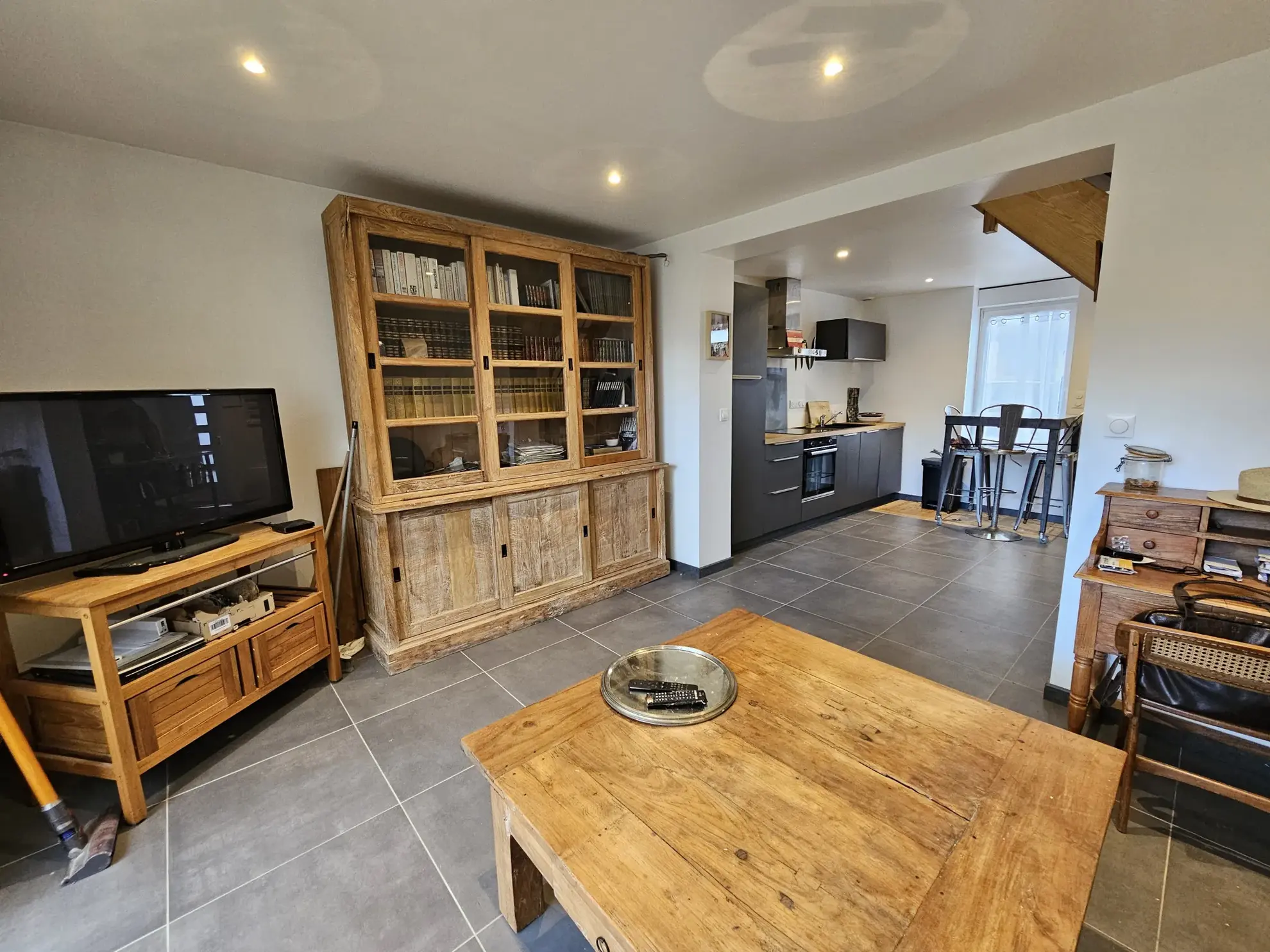 Maison de ville rénovée à Marquise – 76 m² avec cour et dépendance