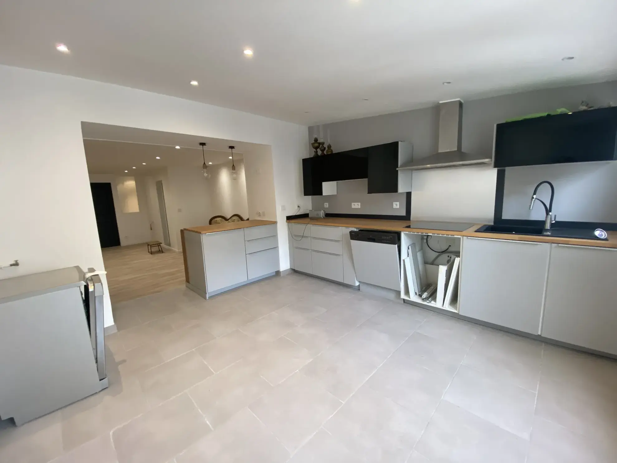 Maison rénovée de 88 m² à vendre à Avignon, secteur Rotondes avec 3 chambres 