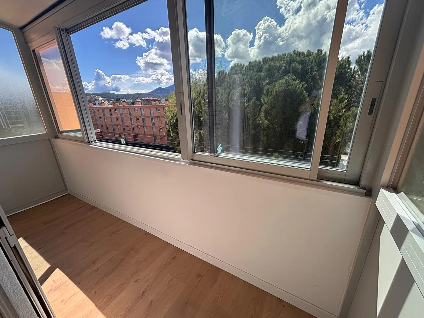 Appartement 3 pièces lumineux avec véranda à Gardanne – Dernier étage 