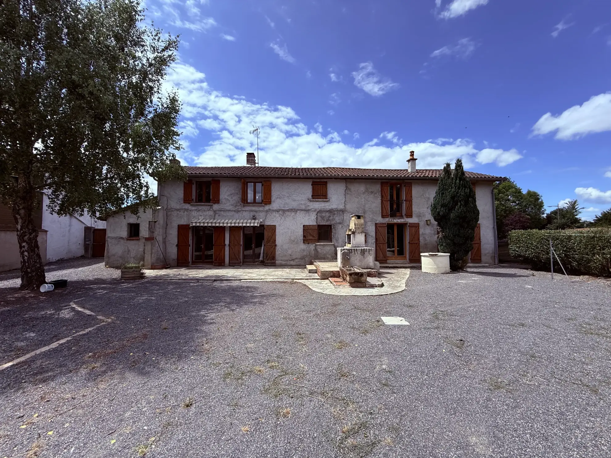 Maison familiale à vendre à St-Priest-Bramefant de 185 m² avec jardin 