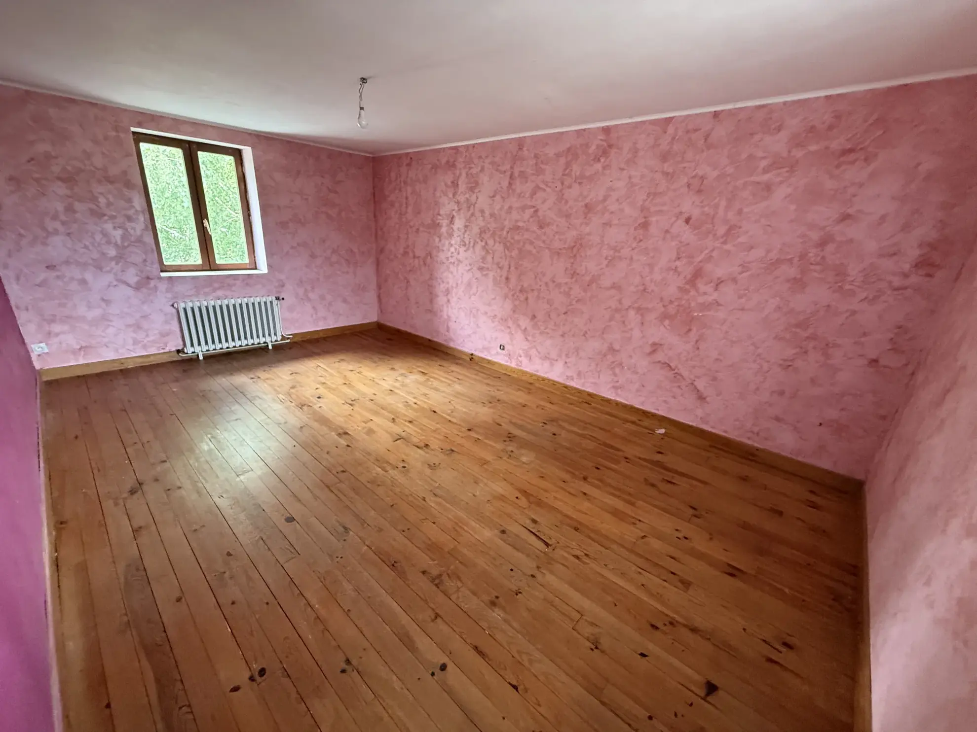 Maison familiale à vendre à St-Priest-Bramefant de 185 m² avec jardin 