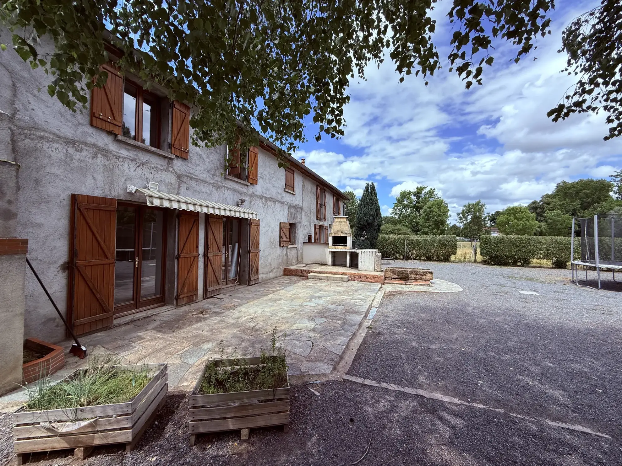 Maison familiale à vendre à St-Priest-Bramefant de 185 m² avec jardin 