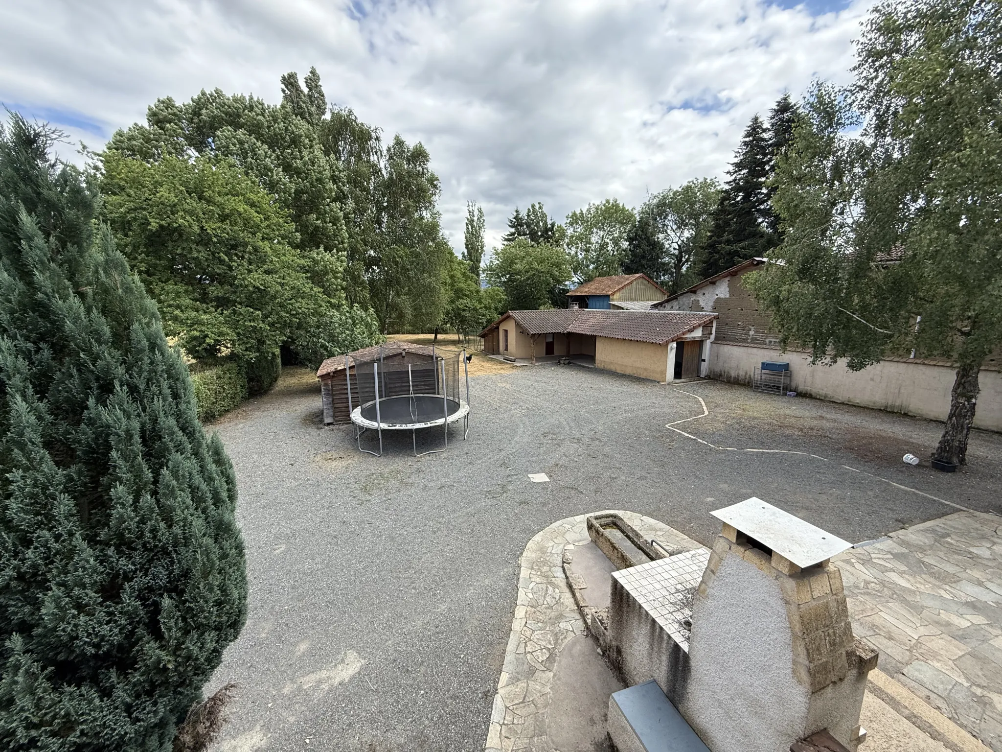 Maison familiale à vendre à St-Priest-Bramefant de 185 m² avec jardin 