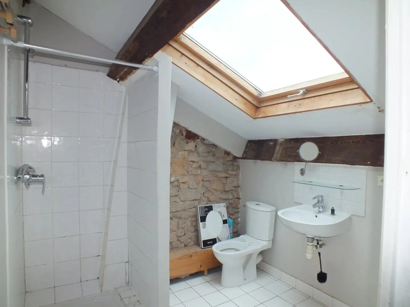 Appartement T2 à Rousset (13790) avec charme ancien et faibles charges 