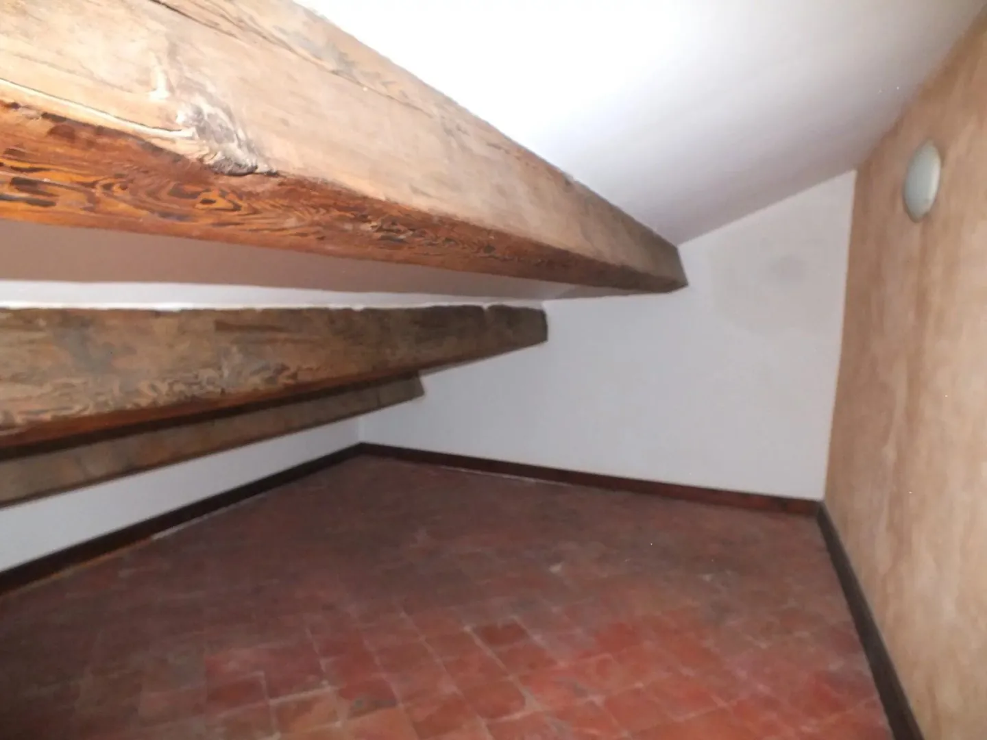 Appartement T2 à Rousset (13790) avec charme ancien et faibles charges 