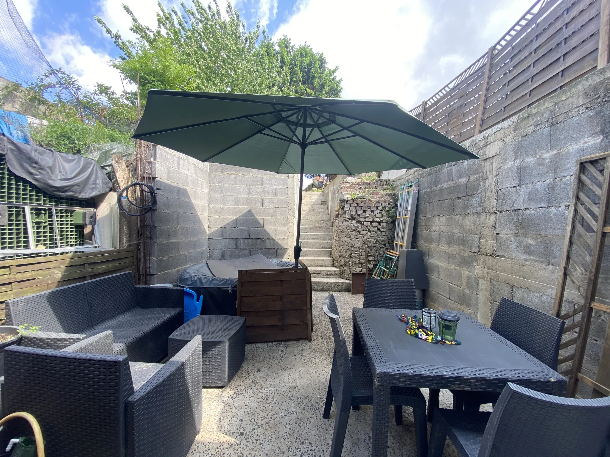 Maison spacieuse de 130 m² à Trith-Saint-Léger avec 4 chambres et jardin