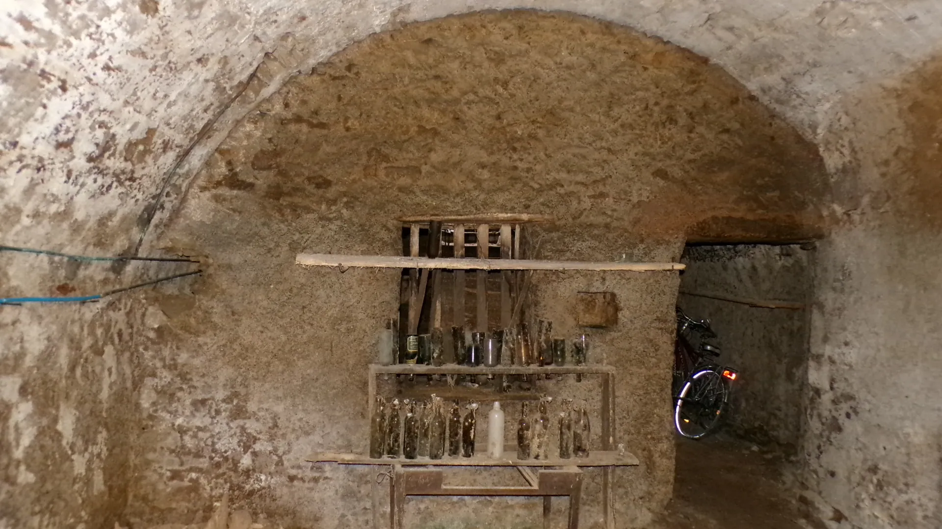 Maison de village avec deux appartements indépendants à Ainay-le-Château 