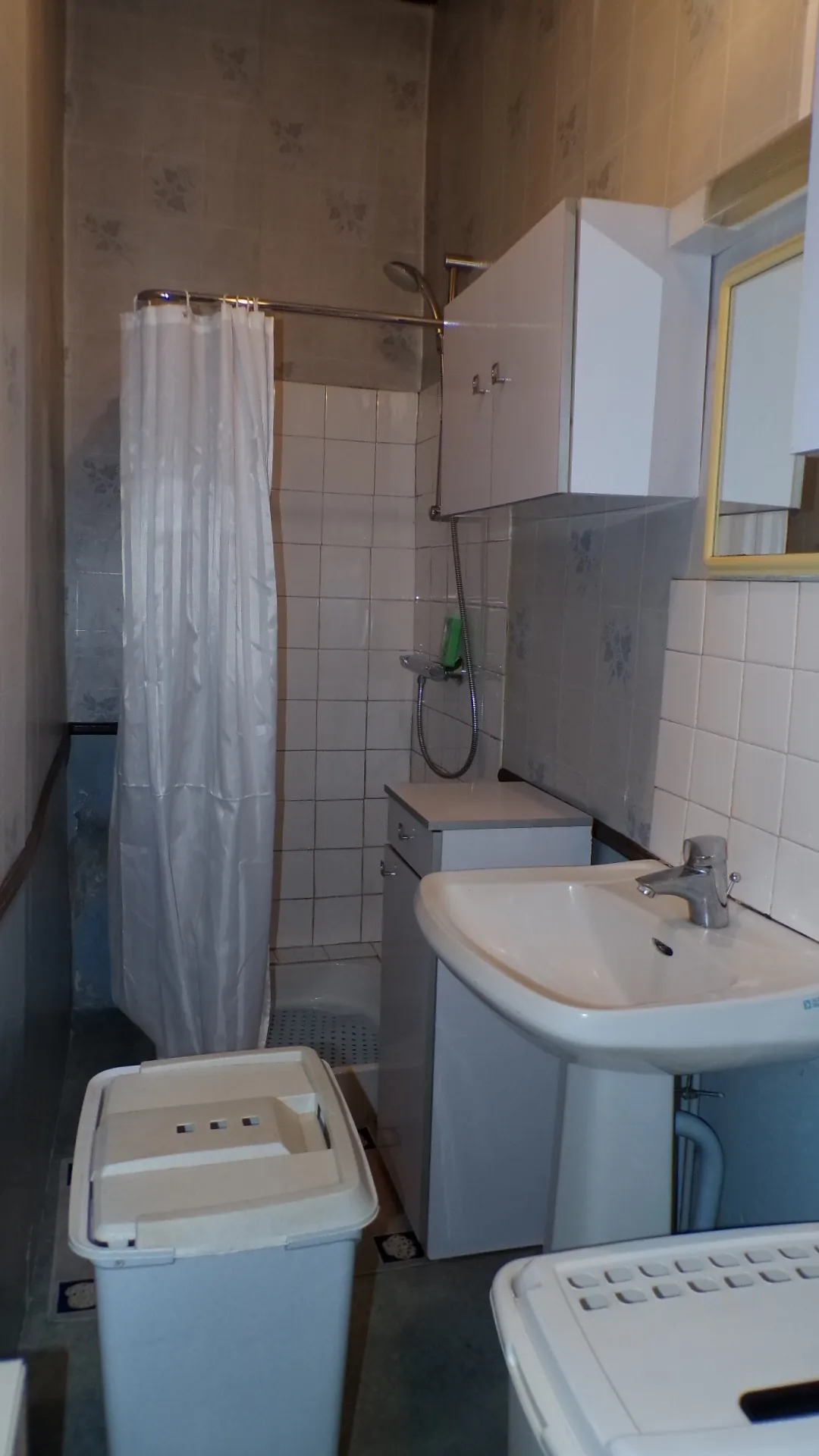 Maison de village avec deux appartements indépendants à Ainay-le-Château 