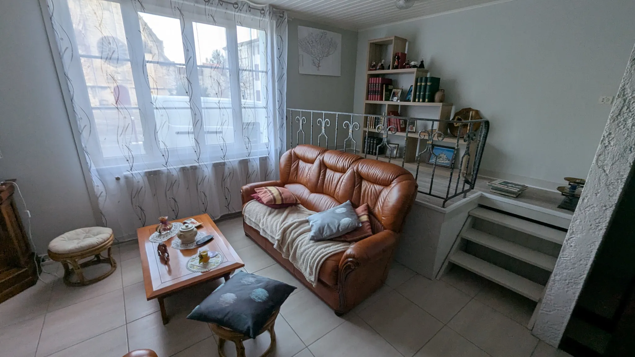 Maison de Bourg avec 4 Chambres à Magne, proche commodités 